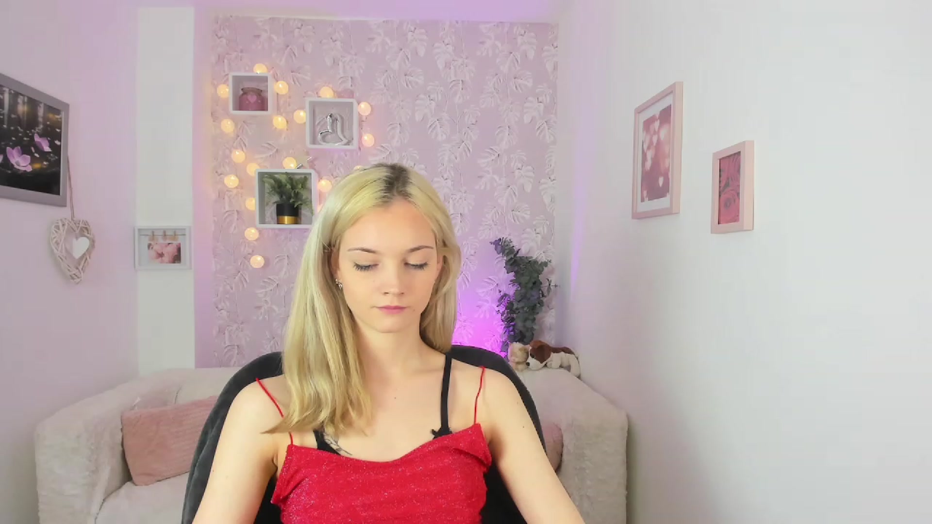 Gallery image thumbnail from Lexy_Belle18's myfreecams stream on, 05/17/2023, 09:21 image 4 of 20