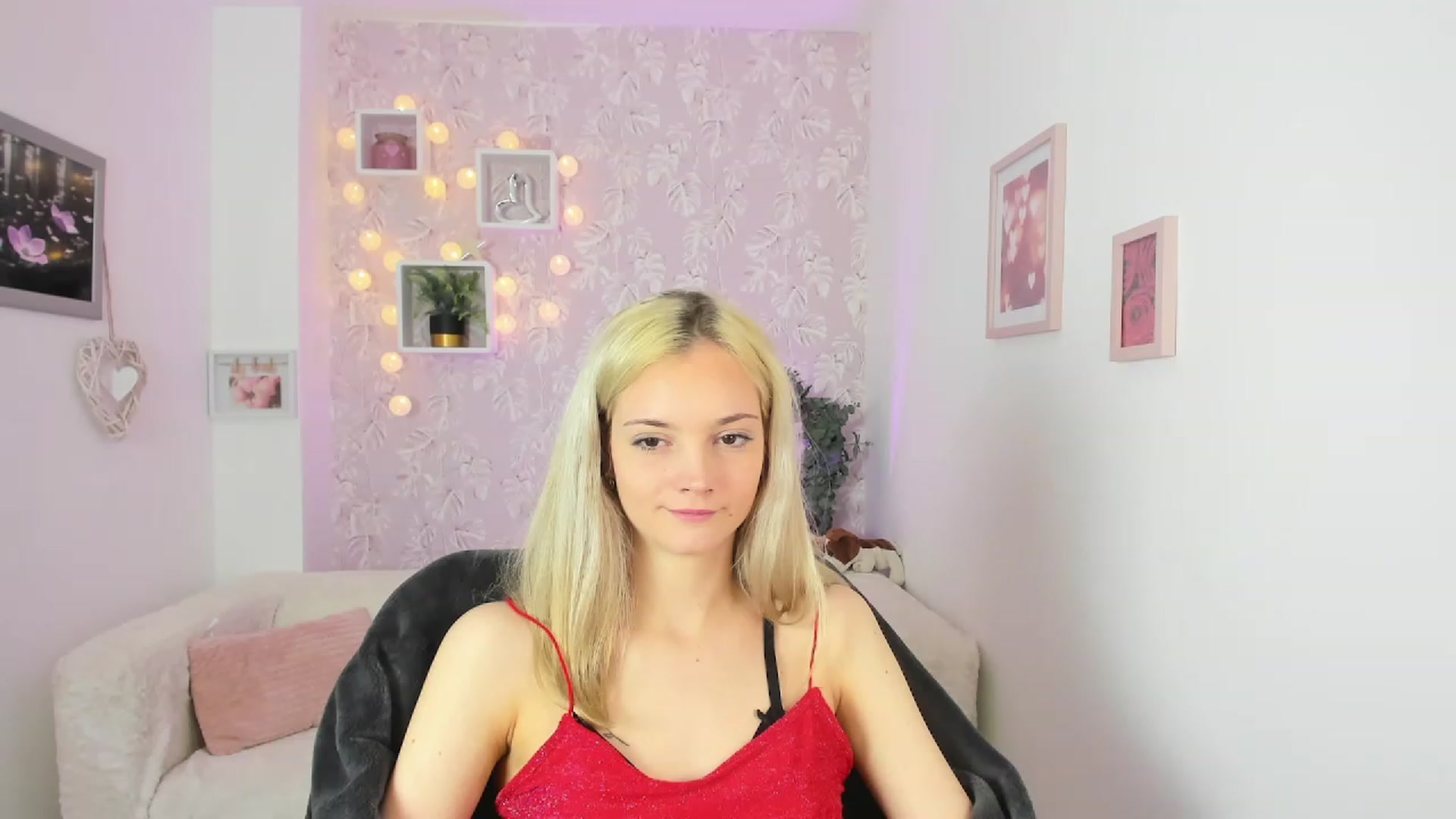 Gallery image thumbnail from Lexy_Belle18's myfreecams stream on, 05/17/2023, 09:21 image 17 of 20