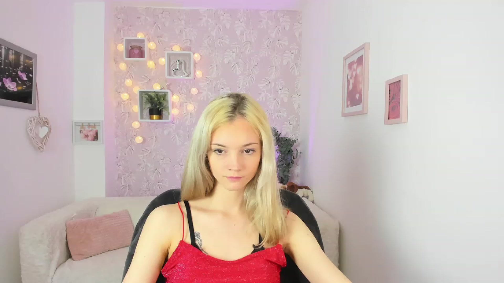 Gallery image thumbnail from Lexy_Belle18's myfreecams stream on, 05/17/2023, 09:21 image 9 of 20