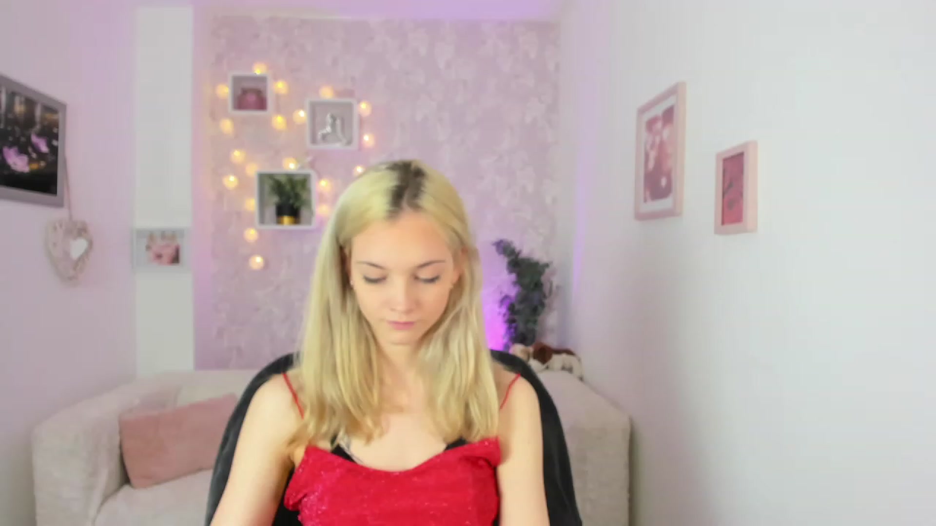 Gallery image thumbnail from Lexy_Belle18's myfreecams stream on, 05/17/2023, 09:21 image 3 of 20