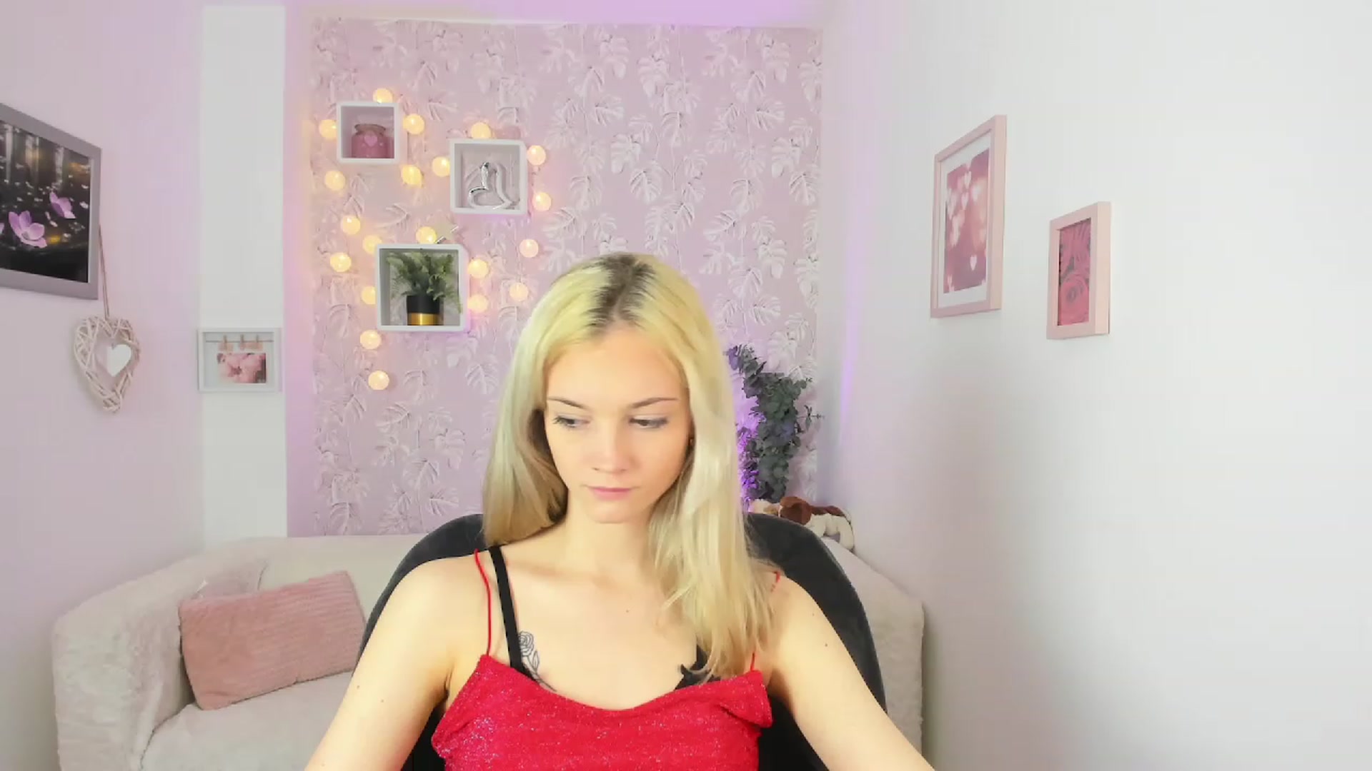 Gallery image thumbnail from Lexy_Belle18's myfreecams stream on, 05/17/2023, 09:21 image 8 of 20