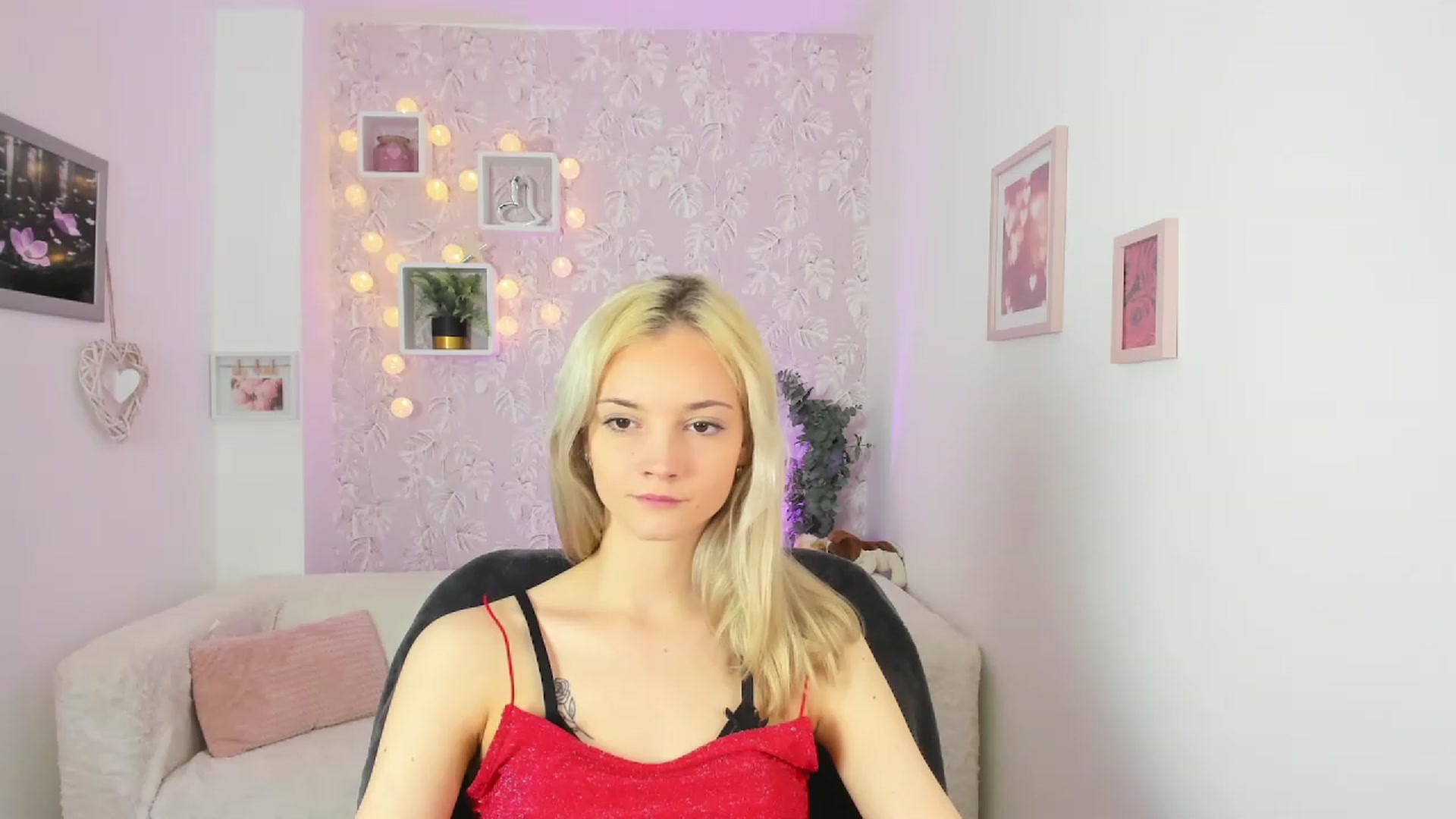 Gallery image thumbnail from Lexy_Belle18's myfreecams stream on, 05/17/2023, 09:21 image 7 of 20