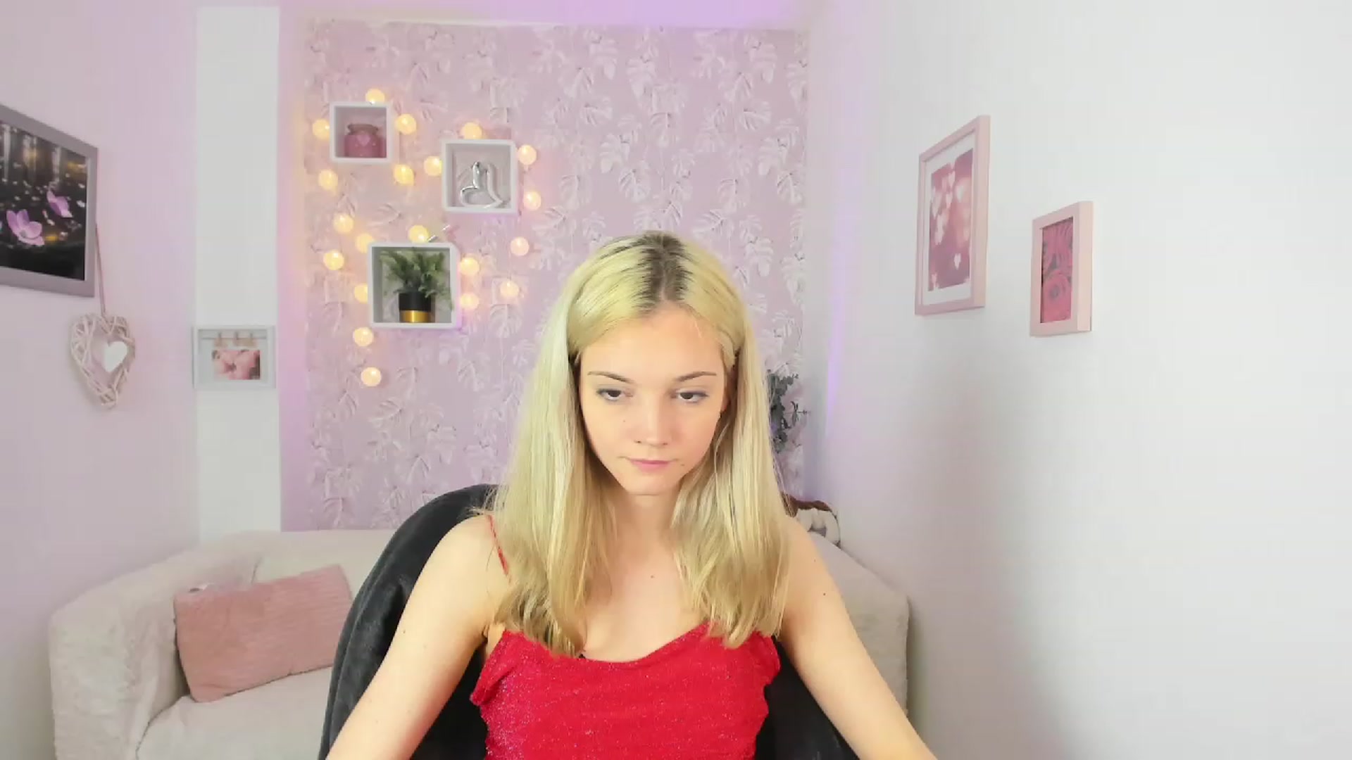 Gallery image thumbnail from Lexy_Belle18's myfreecams stream on, 05/17/2023, 10:35 image 6 of 20