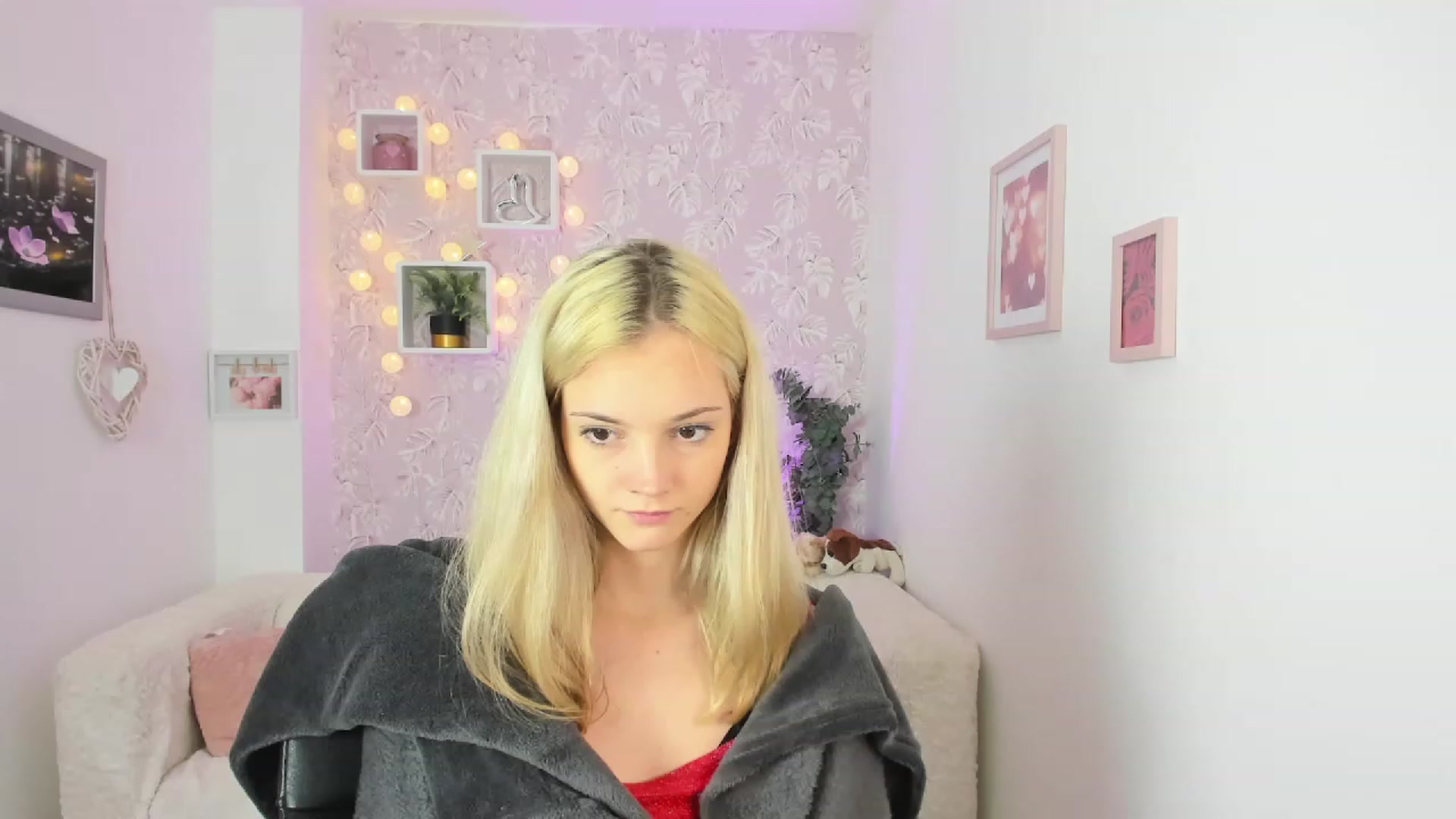 Gallery image thumbnail from Lexy_Belle18's myfreecams stream on, 05/17/2023, 10:35 image 9 of 20