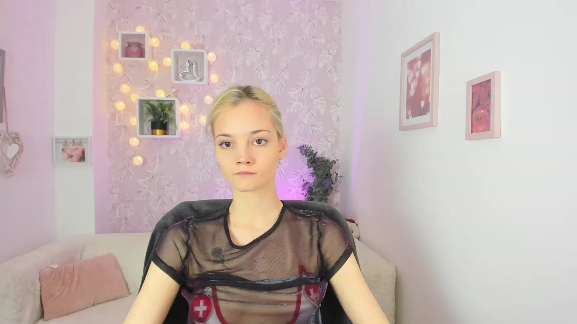 Gallery image thumbnail from Lexy_Belle18's myfreecams stream on, 05/19/2023, 09:55 image 4 of 20