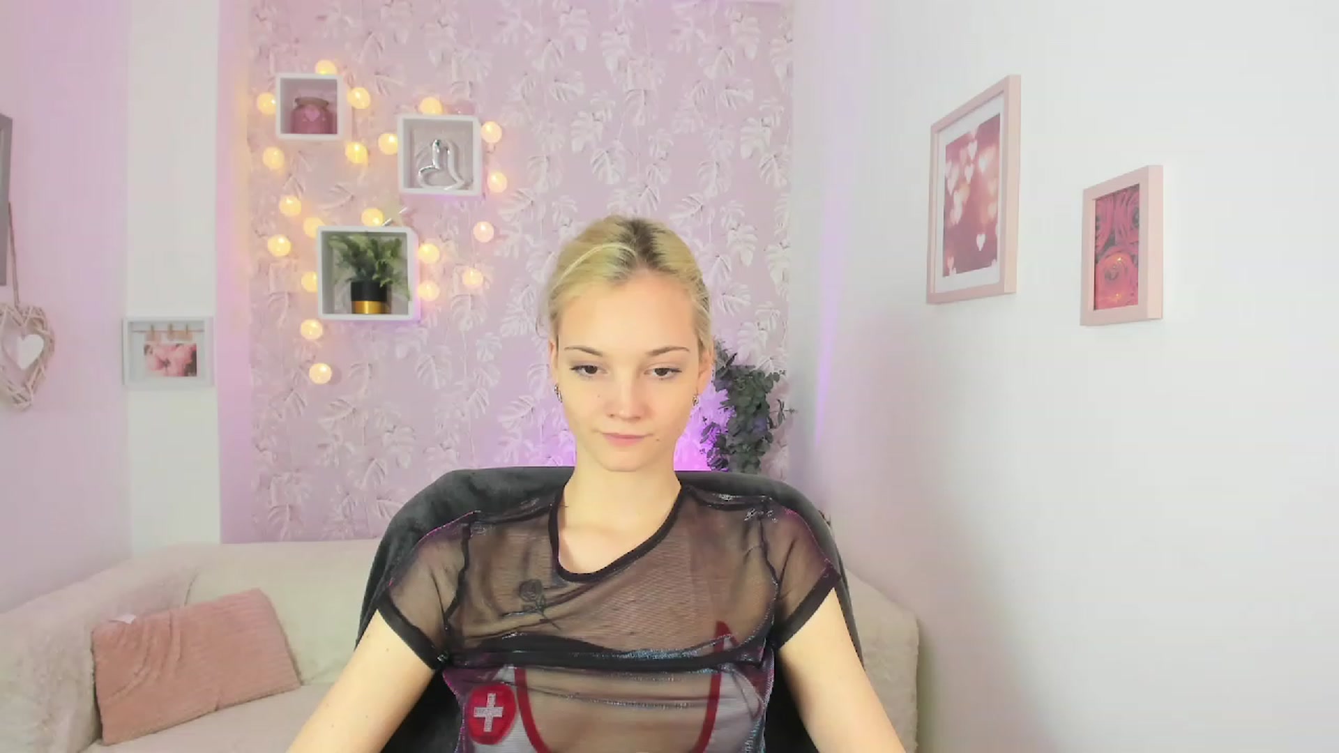 Gallery image thumbnail from Lexy_Belle18's myfreecams stream on, 05/19/2023, 09:55 image 5 of 20