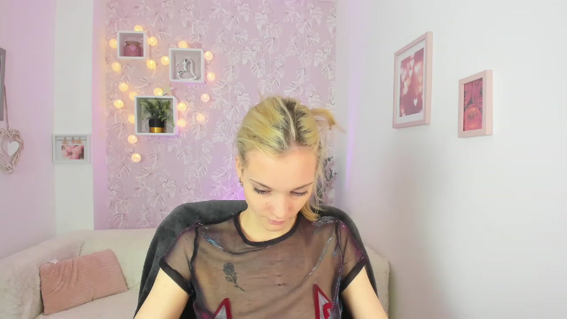 Gallery image thumbnail from Lexy_Belle18's myfreecams stream on, 05/19/2023, 09:55 image 19 of 20