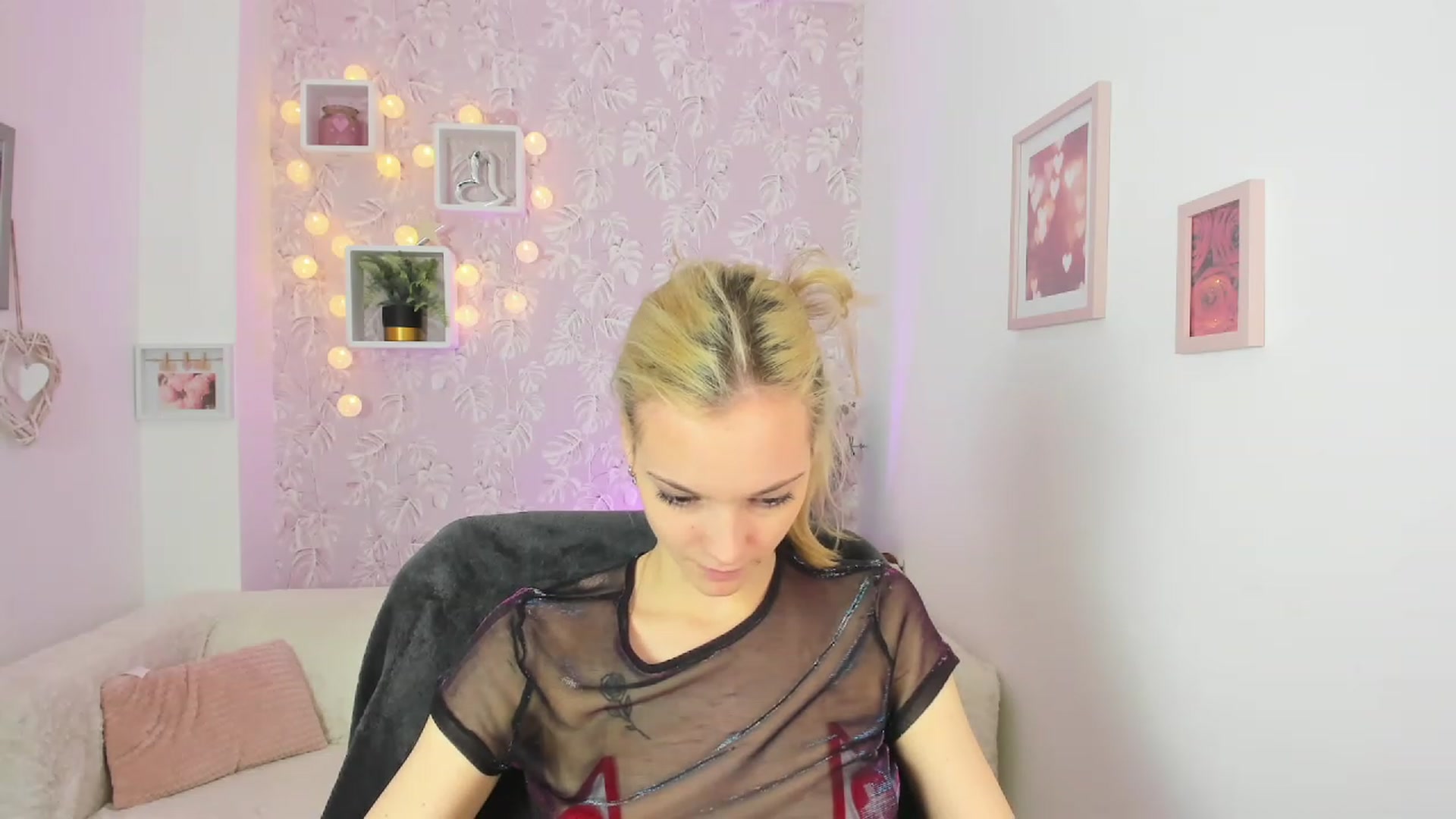 Gallery image thumbnail from Lexy_Belle18's myfreecams stream on, 05/19/2023, 09:55 image 12 of 20