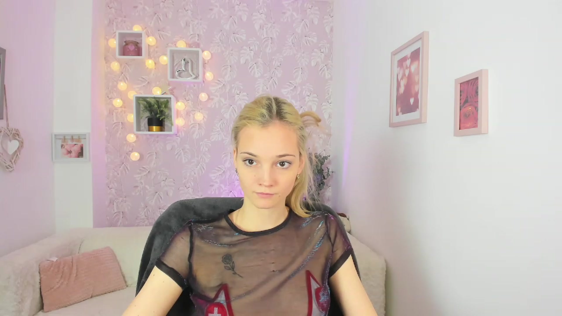 Gallery image thumbnail from Lexy_Belle18's myfreecams stream on, 05/19/2023, 09:55 image 18 of 20