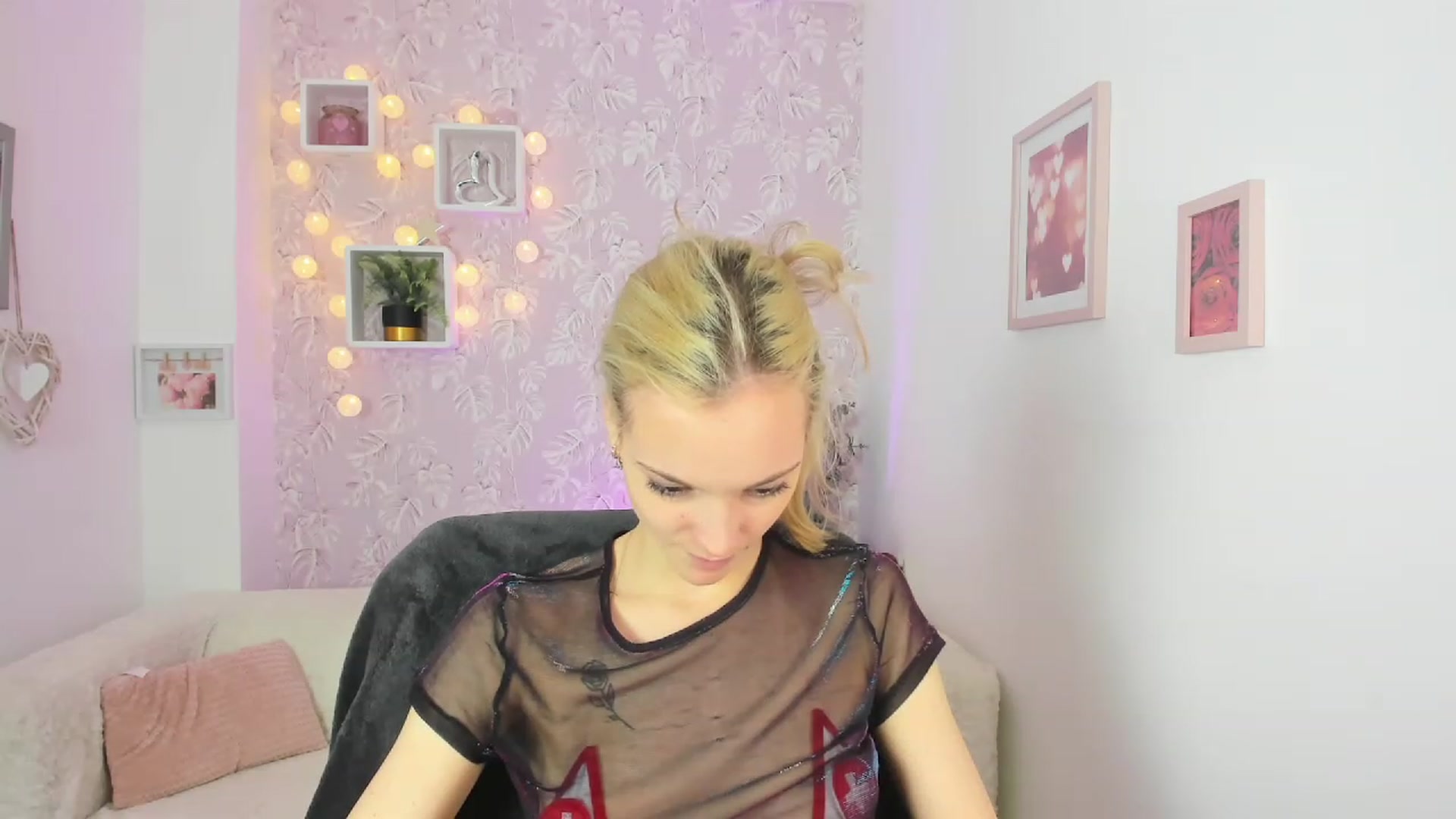 Gallery image thumbnail from Lexy_Belle18's myfreecams stream on, 05/19/2023, 09:55 image 9 of 20