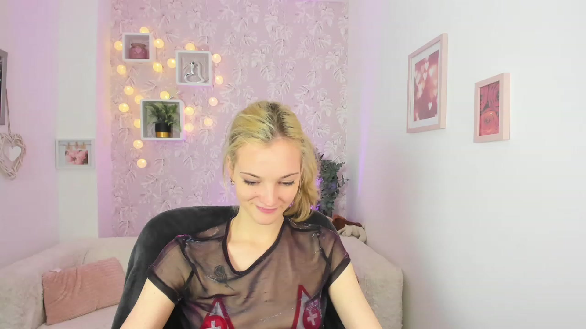 Gallery image thumbnail from Lexy_Belle18's myfreecams stream on, 05/19/2023, 12:09 image 13 of 20