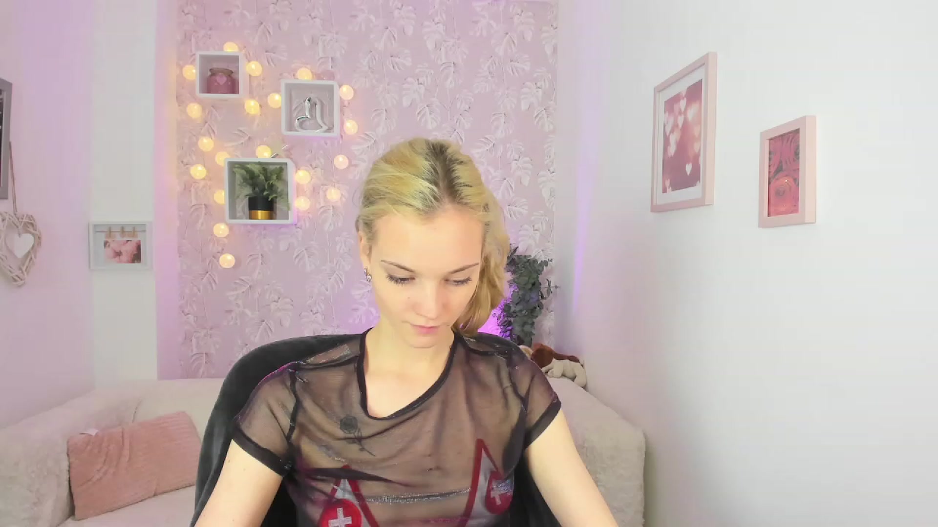 Gallery image thumbnail from Lexy_Belle18's myfreecams stream on, 05/19/2023, 12:09 image 9 of 20