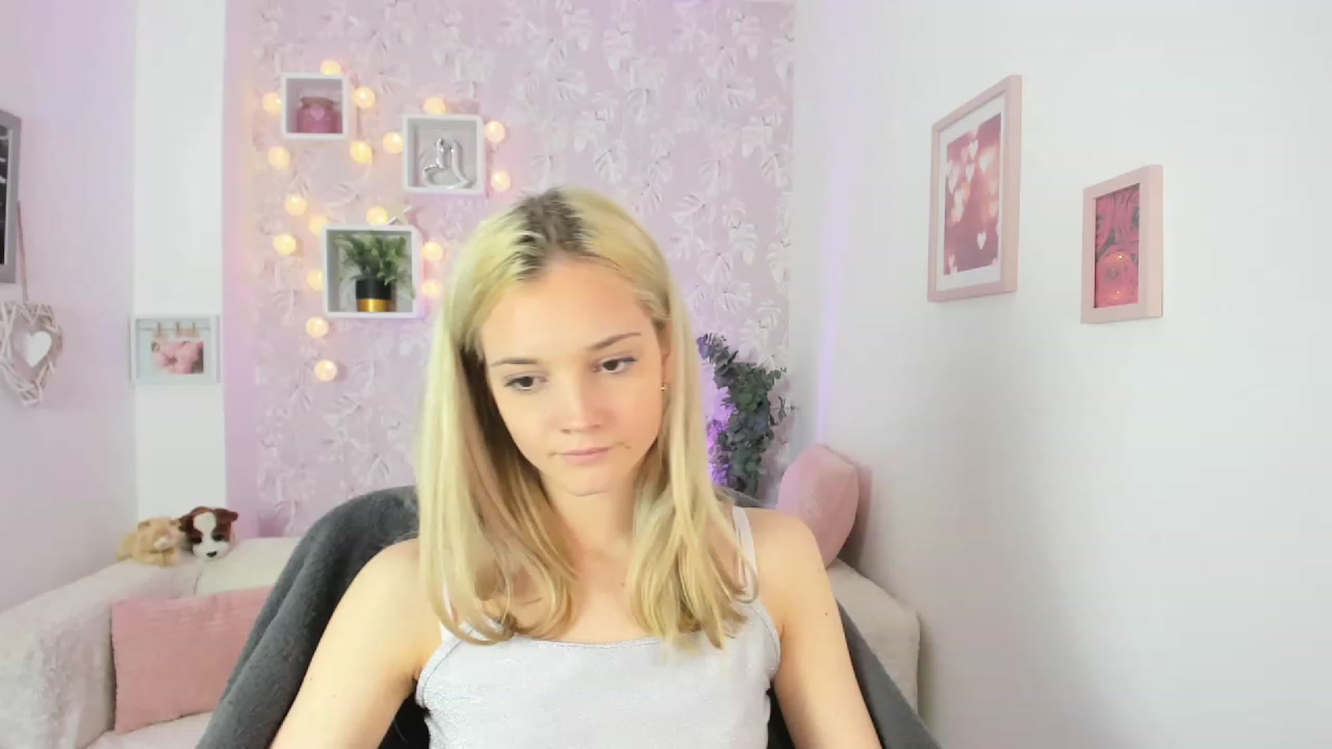 Gallery image thumbnail from Lexy_Belle18's myfreecams stream on, 05/22/2023, 09:21 image 3 of 20