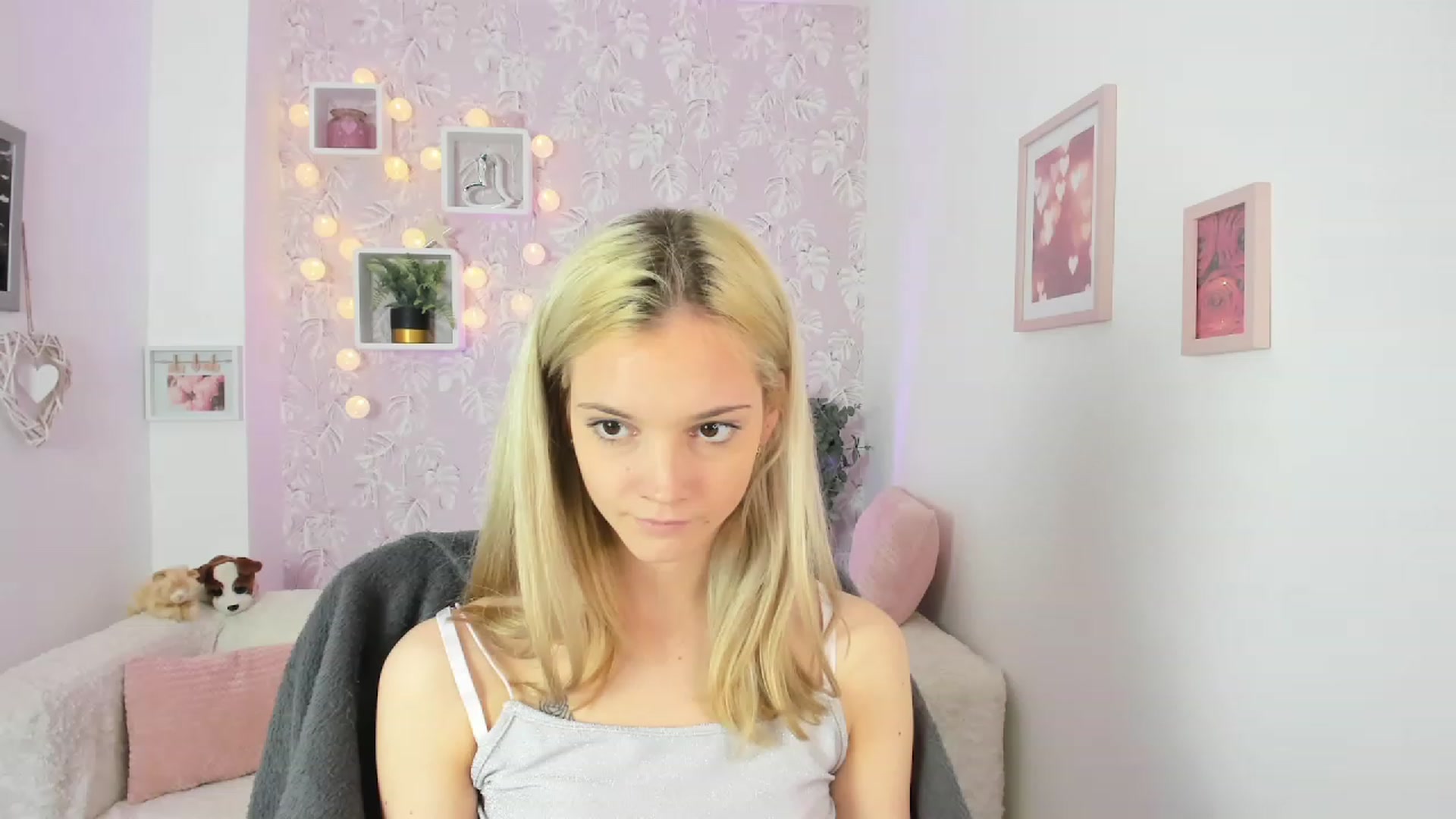 Gallery image thumbnail from Lexy_Belle18's myfreecams stream on, 05/22/2023, 09:21 image 1 of 20