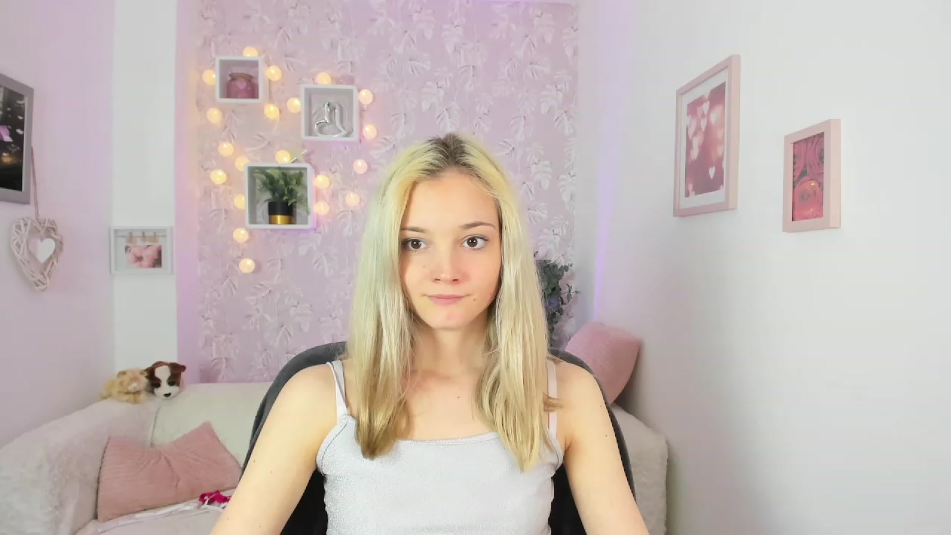 Gallery image thumbnail from Lexy_Belle18's myfreecams stream on, 05/22/2023, 11:04 image 11 of 20