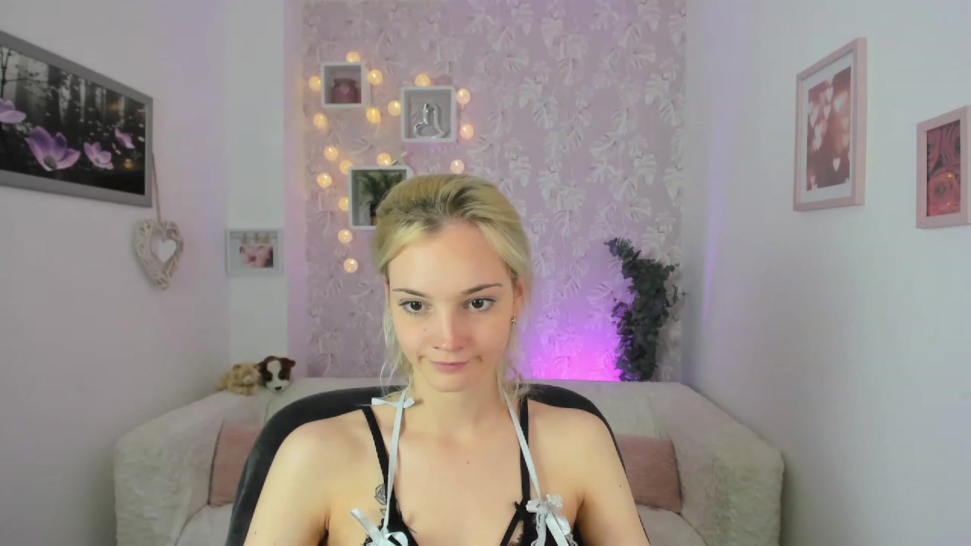 Gallery image thumbnail from Lexy_Belle18's myfreecams stream on, 05/25/2023, 11:48 image 1 of 20