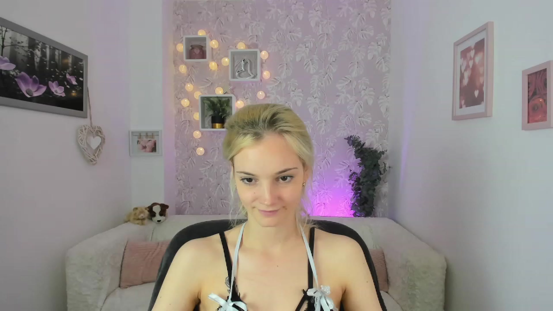 Gallery image thumbnail from Lexy_Belle18's myfreecams stream on, 05/25/2023, 11:48 image 4 of 20