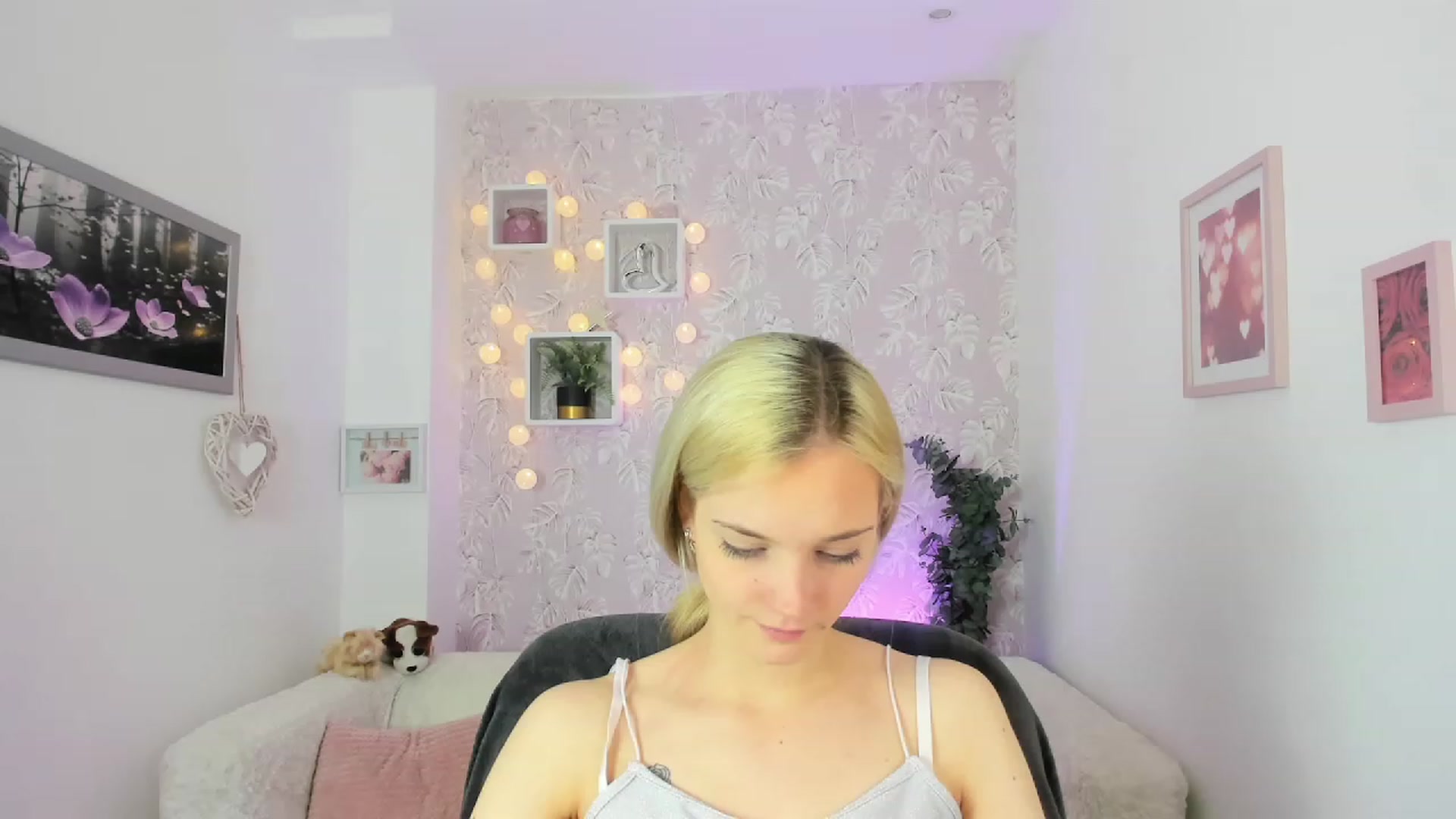 Gallery image thumbnail from Lexy_Belle18's myfreecams stream on, 05/26/2023, 09:12 image 15 of 20