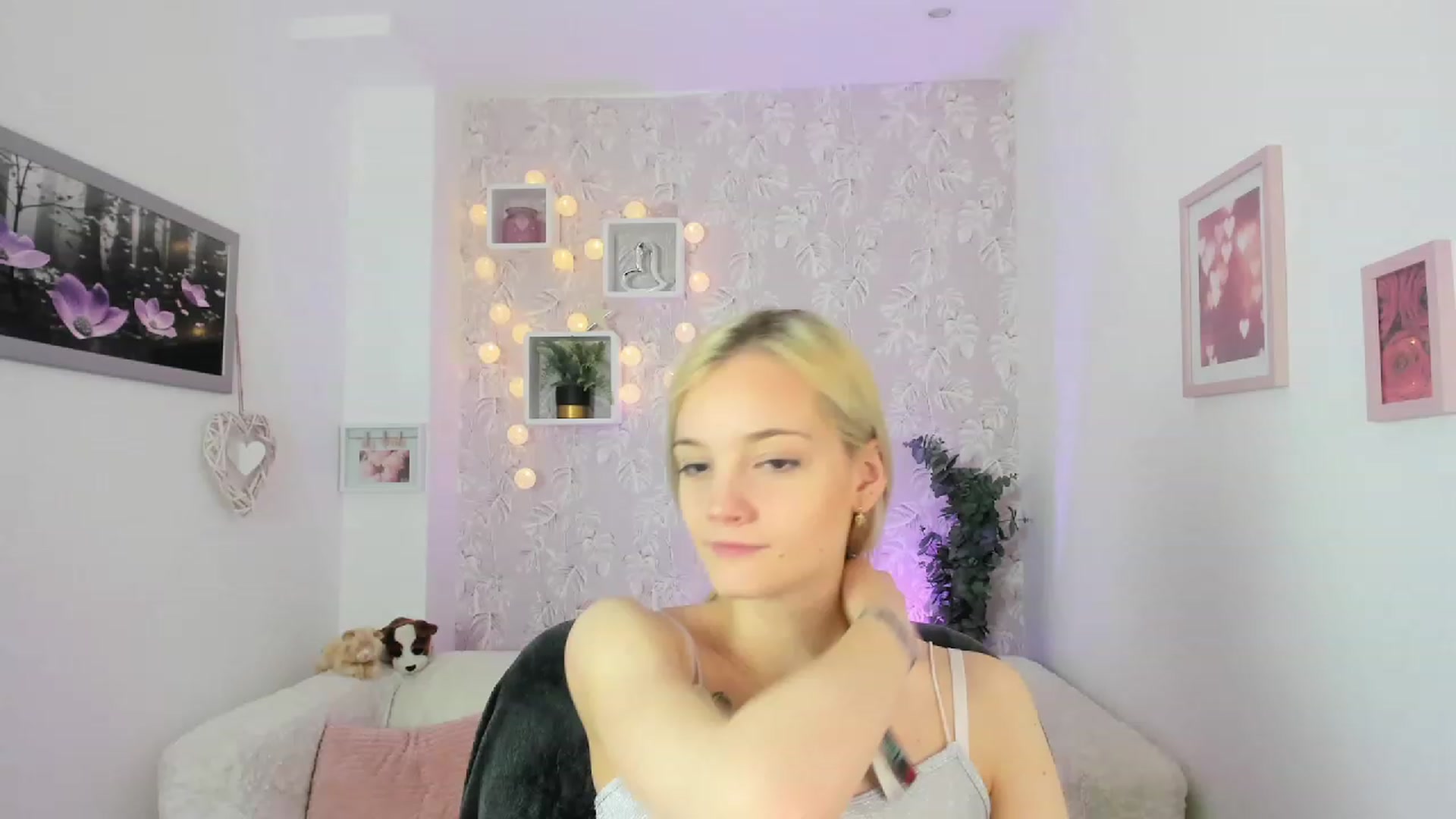Gallery image thumbnail from Lexy_Belle18's myfreecams stream on, 05/26/2023, 09:12 image 10 of 20