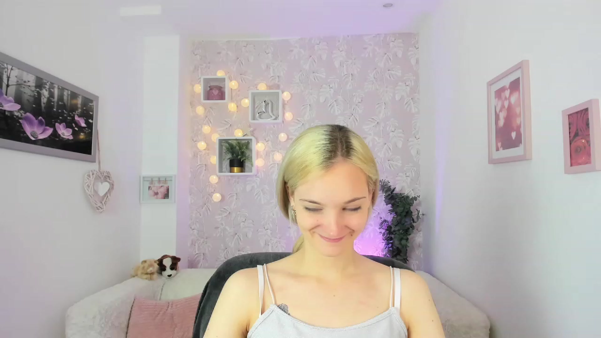 Gallery image thumbnail from Lexy_Belle18's myfreecams stream on, 05/26/2023, 09:12 image 8 of 20