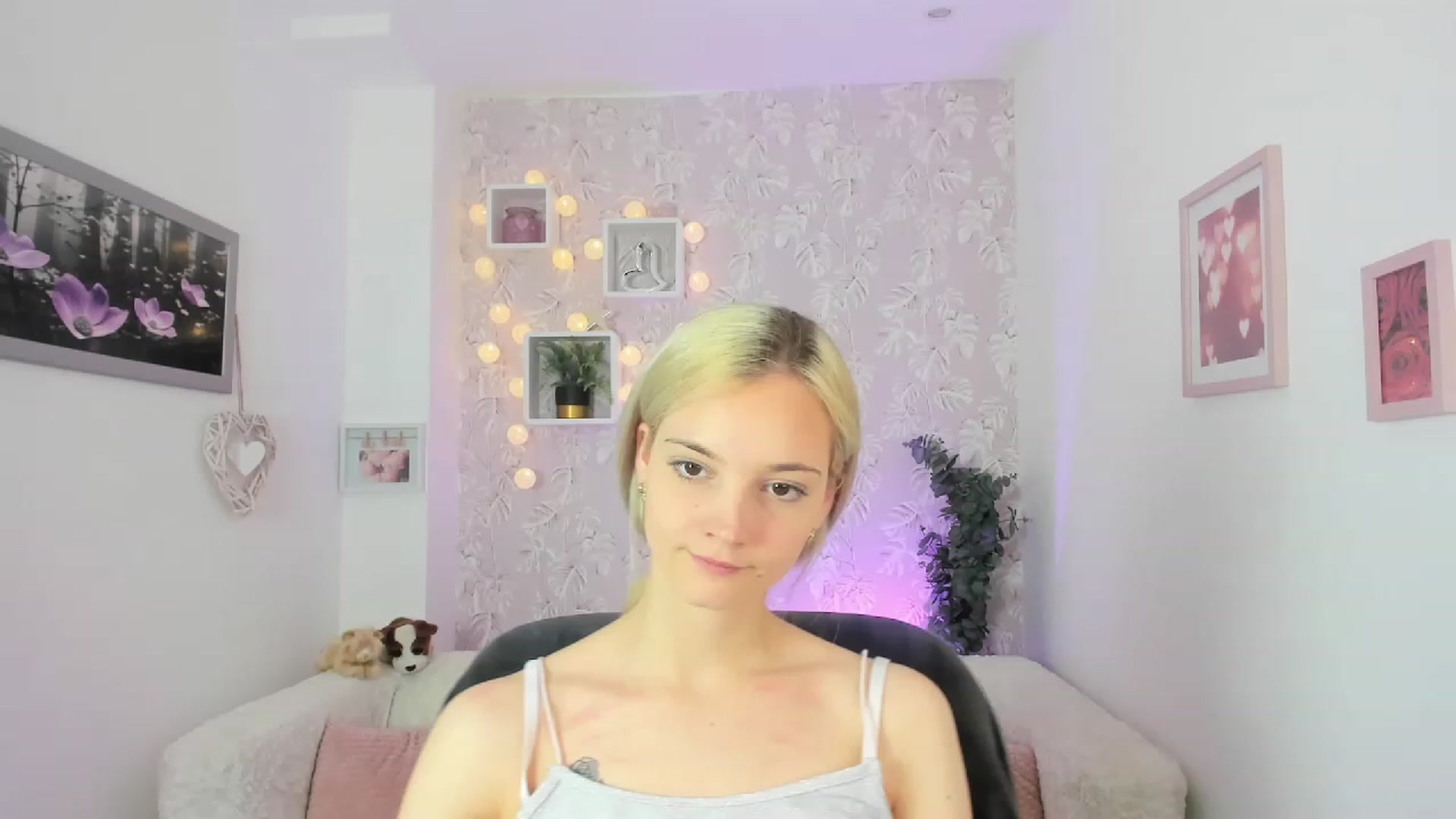 Gallery image thumbnail from Lexy_Belle18's myfreecams stream on, 05/26/2023, 09:12 image 5 of 20