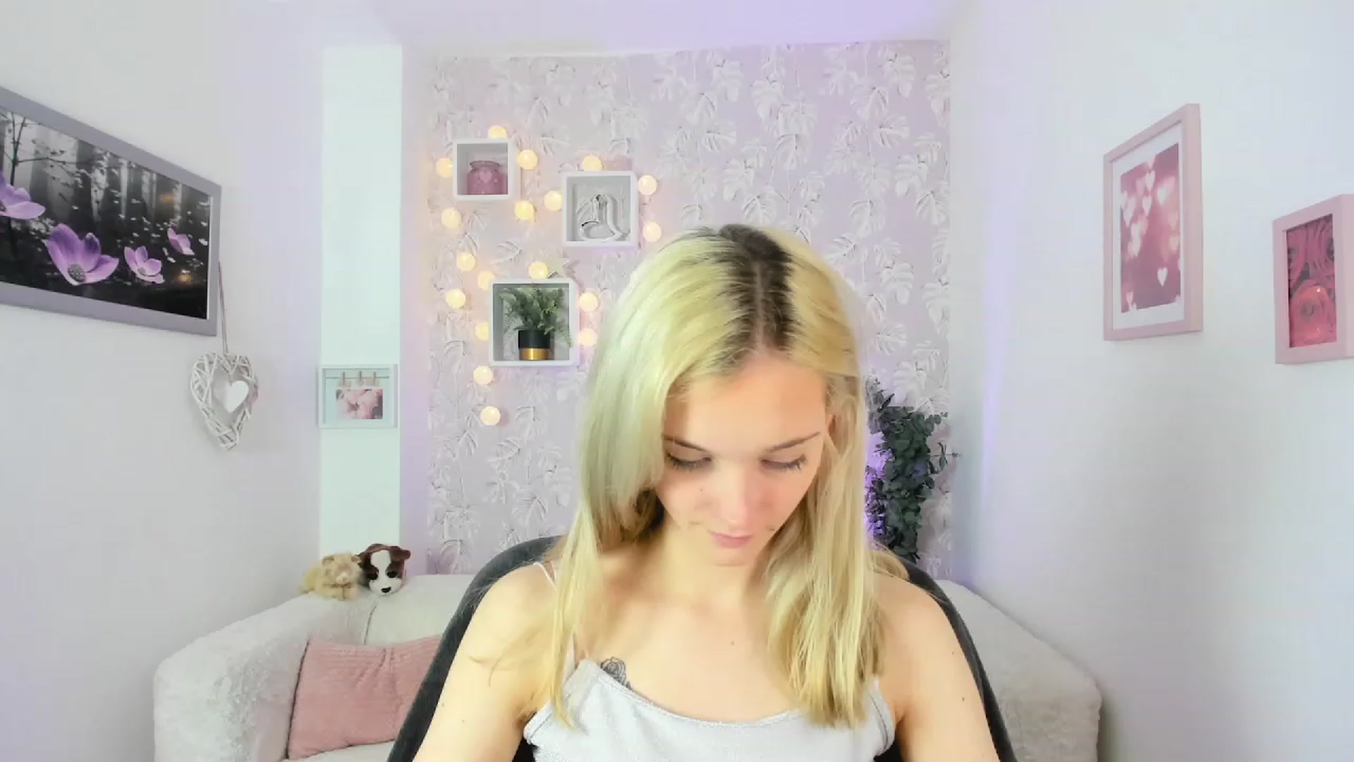 Gallery image thumbnail from Lexy_Belle18's myfreecams stream on, 05/26/2023, 09:50 image 7 of 20
