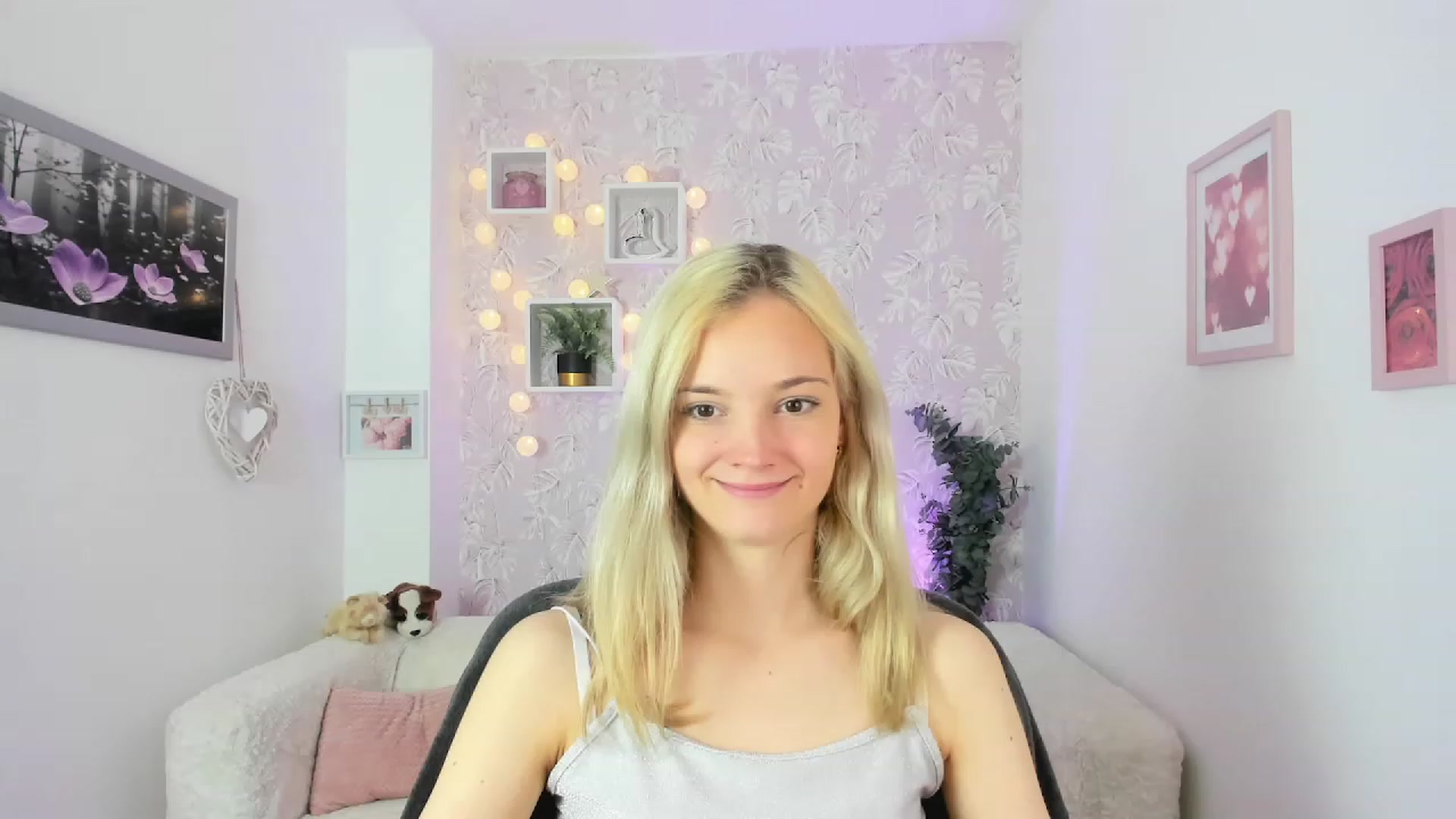 Gallery image thumbnail from Lexy_Belle18's myfreecams stream on, 05/26/2023, 09:50 image 19 of 20
