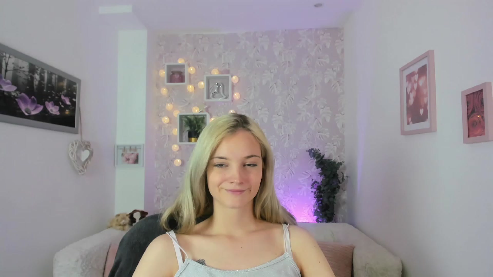 Gallery image thumbnail from Lexy_Belle18's myfreecams stream on, 05/26/2023, 11:57 image 1 of 20