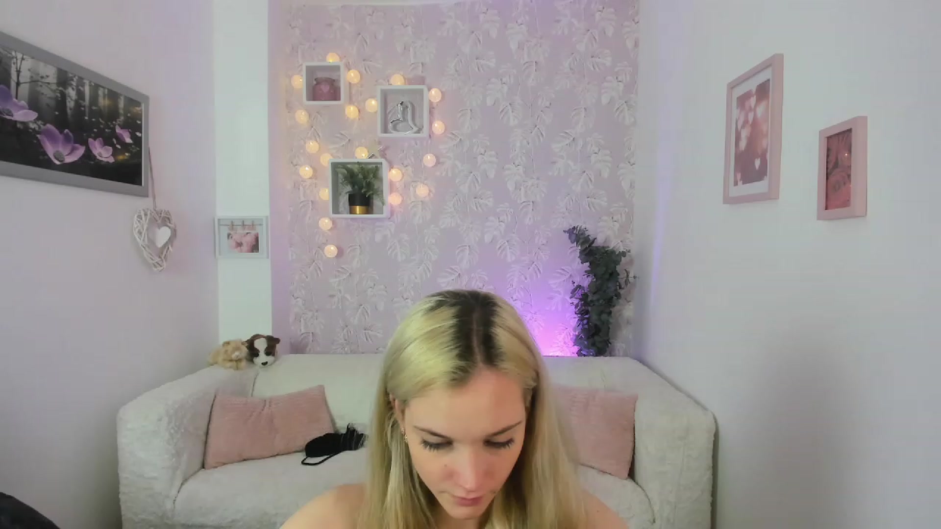 Gallery image thumbnail from Lexy_Belle18's myfreecams stream on, 05/29/2023, 12:07 image 18 of 20