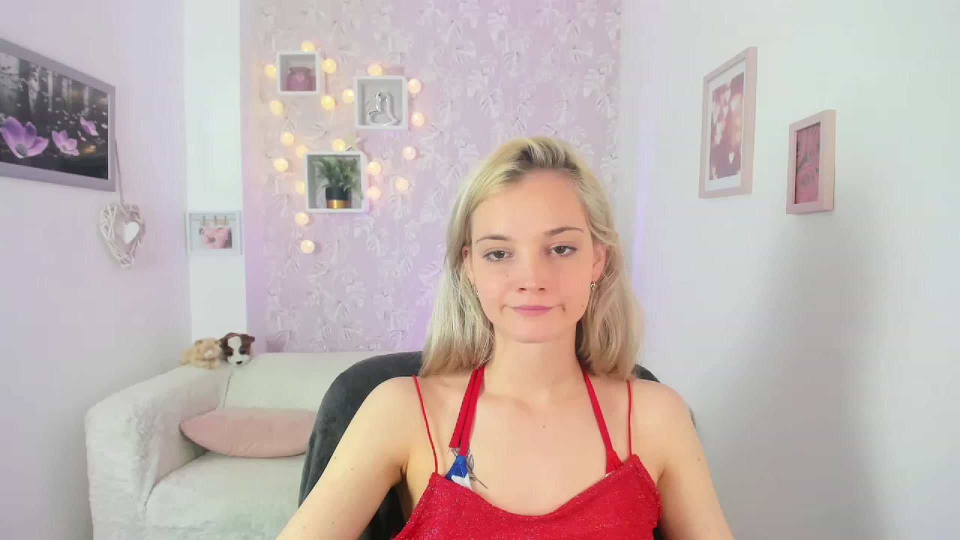 Gallery image thumbnail from Lexy_Belle18's myfreecams stream on, 05/30/2023, 10:58 image 2 of 20