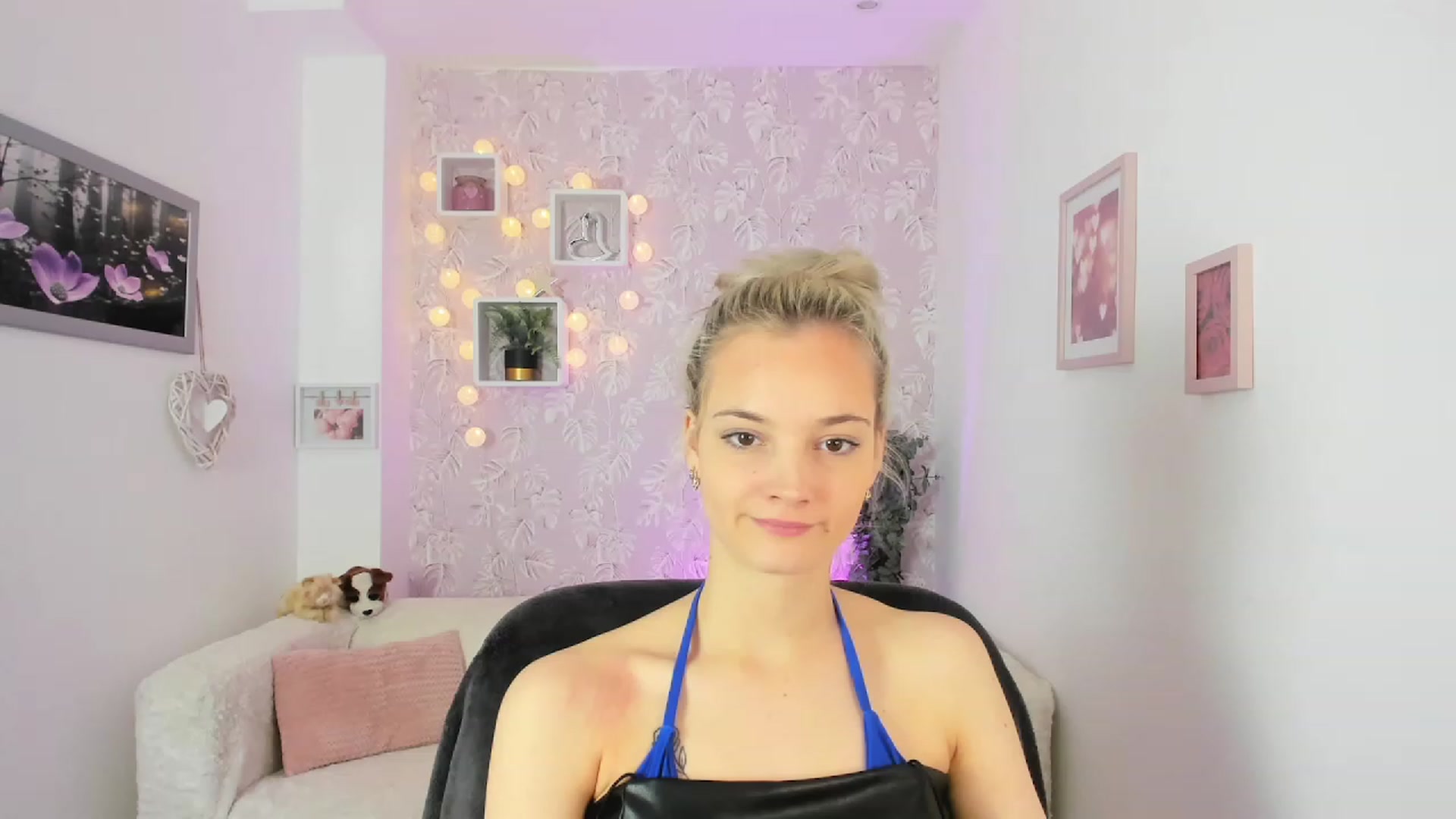 Gallery image thumbnail from Lexy_Belle18's myfreecams stream on, 06/01/2023, 10:04 image 7 of 20