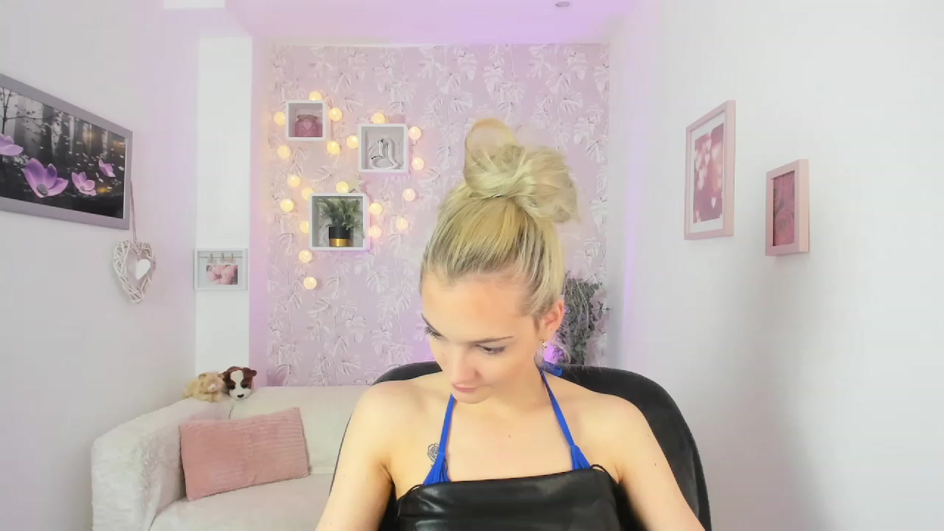 Gallery image thumbnail from Lexy_Belle18's myfreecams stream on, 06/01/2023, 10:04 image 3 of 20