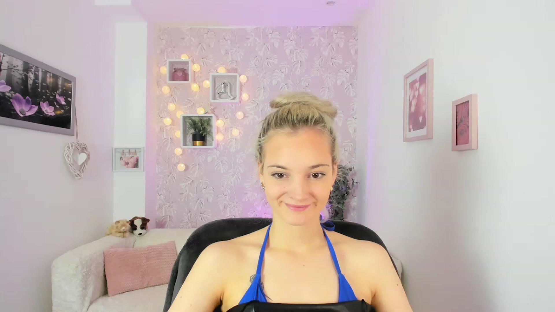 Gallery image thumbnail from Lexy_Belle18's myfreecams stream on, 06/01/2023, 10:04 image 13 of 20