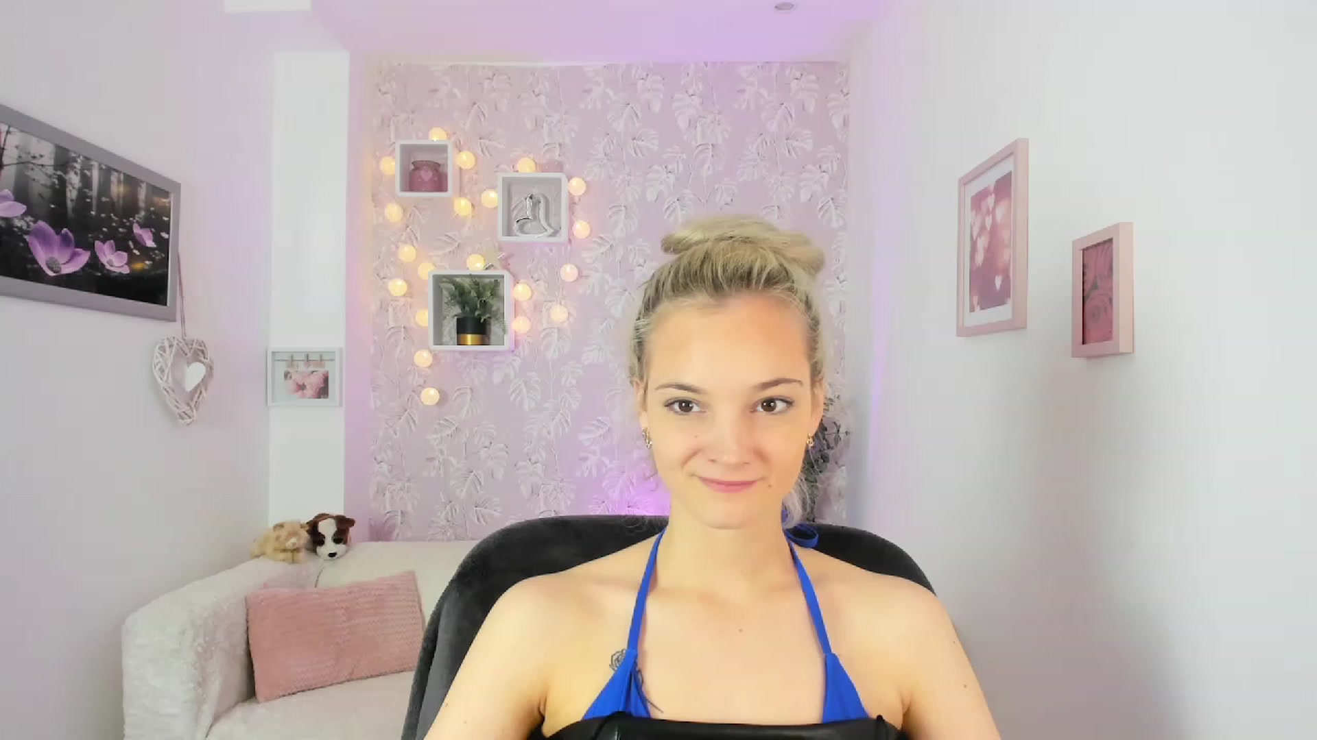 Gallery image thumbnail from Lexy_Belle18's myfreecams stream on, 06/01/2023, 10:04 image 12 of 20