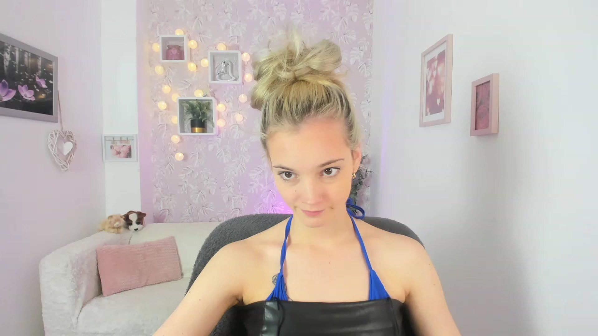 Gallery image thumbnail from Lexy_Belle18's myfreecams stream on, 06/01/2023, 12:02 image 1 of 20