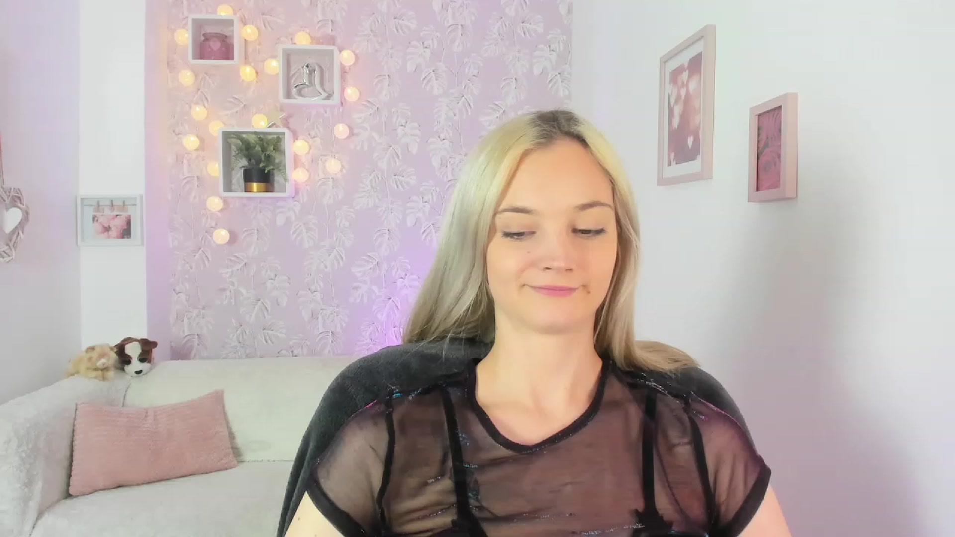Gallery image thumbnail from Lexy_Belle18's myfreecams stream on, 06/02/2023, 08:53 image 14 of 20