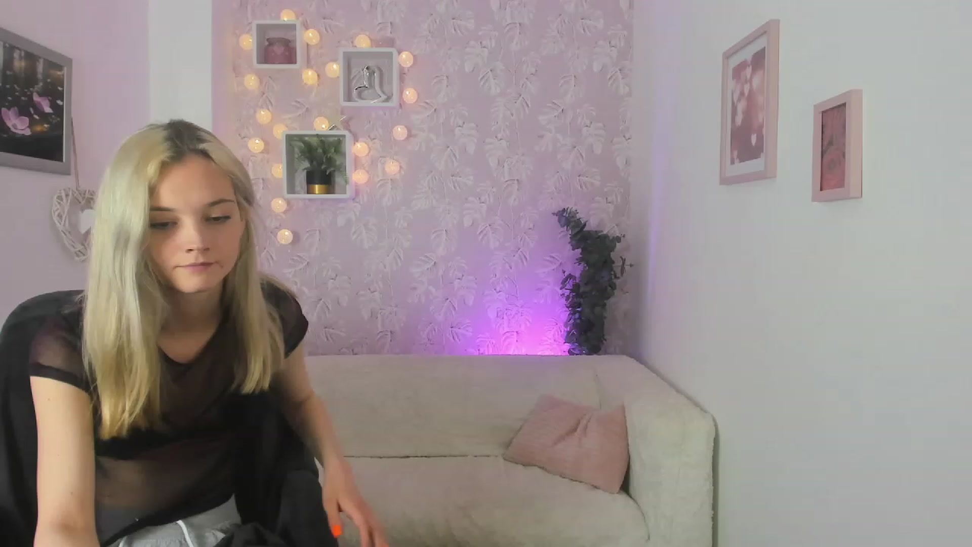 Gallery image thumbnail from Lexy_Belle18's myfreecams stream on, 06/02/2023, 08:53 image 13 of 20