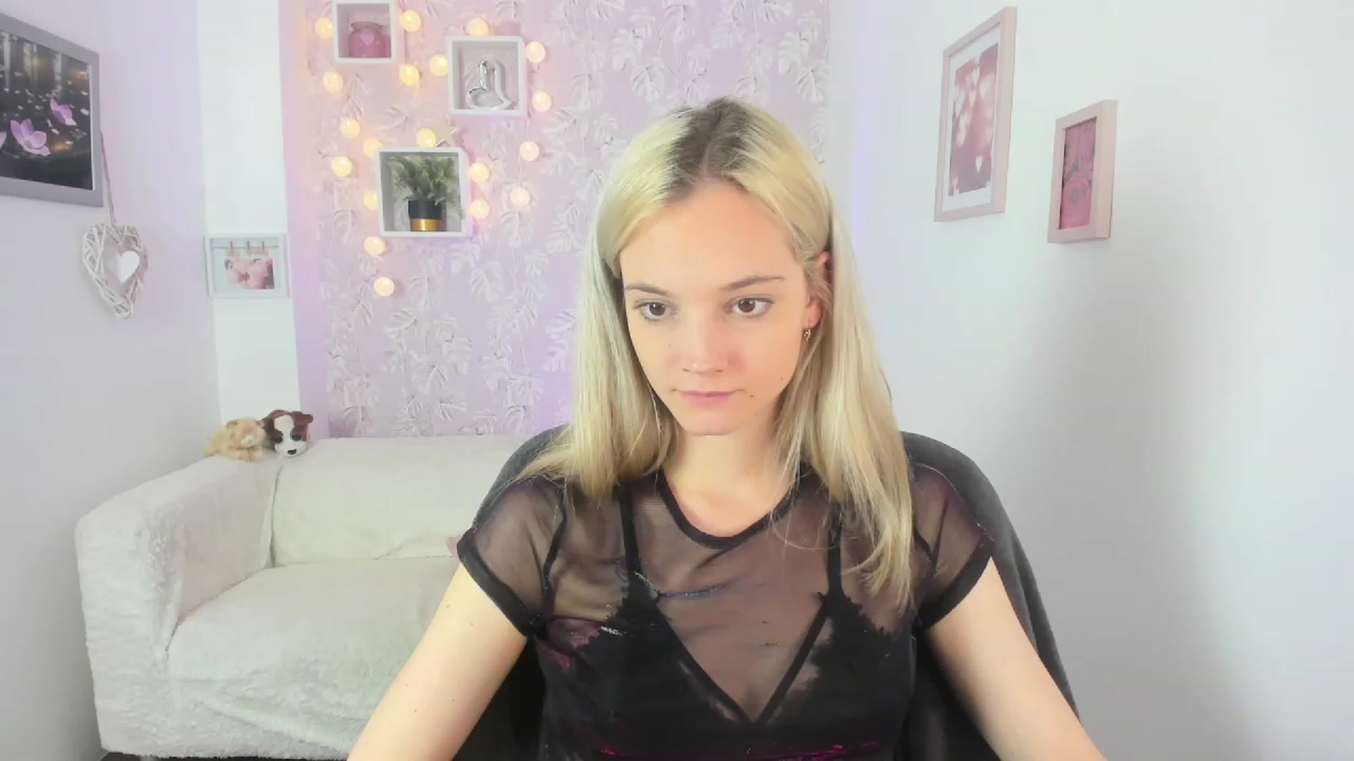 Gallery image thumbnail from Lexy_Belle18's myfreecams stream on, 06/02/2023, 09:42 image 10 of 20