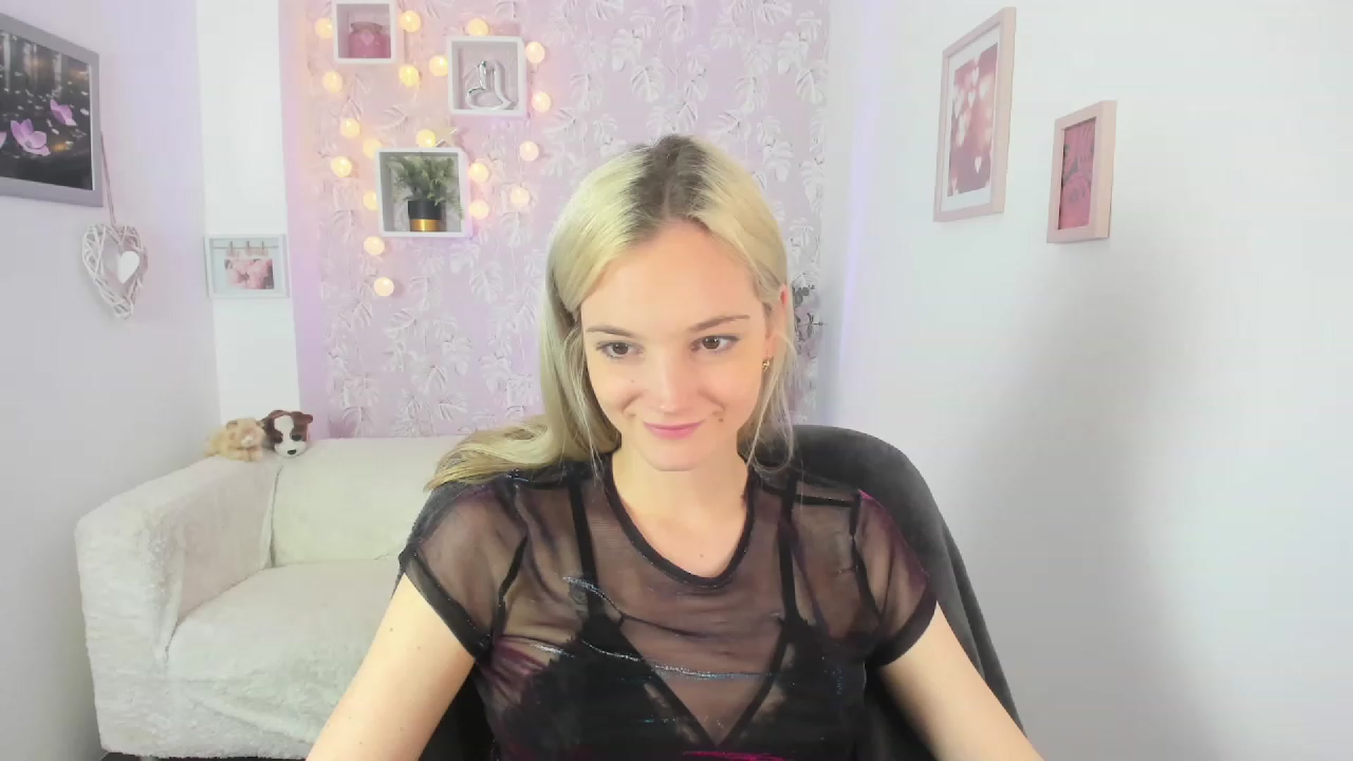 Gallery image thumbnail from Lexy_Belle18's myfreecams stream on, 06/02/2023, 09:42 image 15 of 20