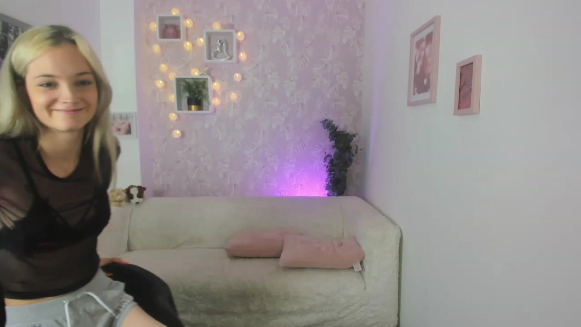Gallery image thumbnail from Lexy_Belle18's myfreecams stream on, 06/02/2023, 11:49 image 3 of 20