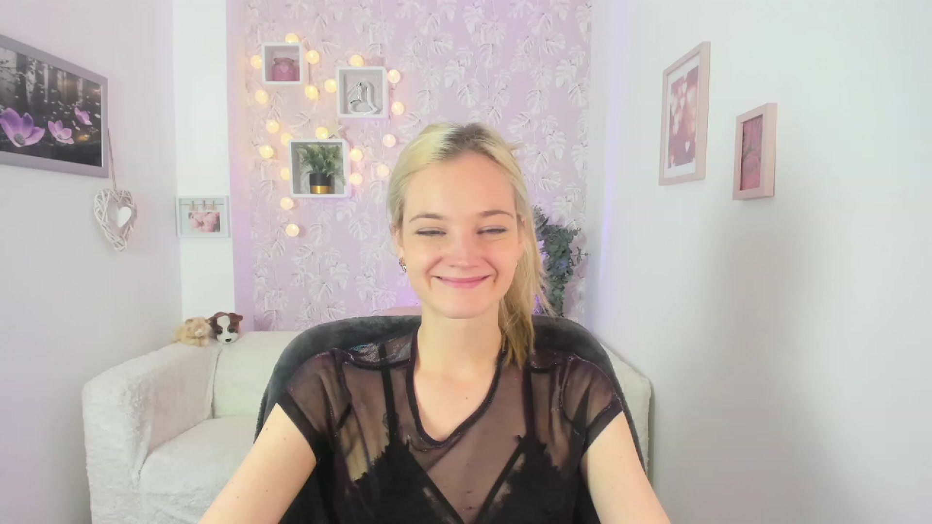 Gallery image thumbnail from Lexy_Belle18's myfreecams stream on, 06/02/2023, 12:34 image 10 of 20