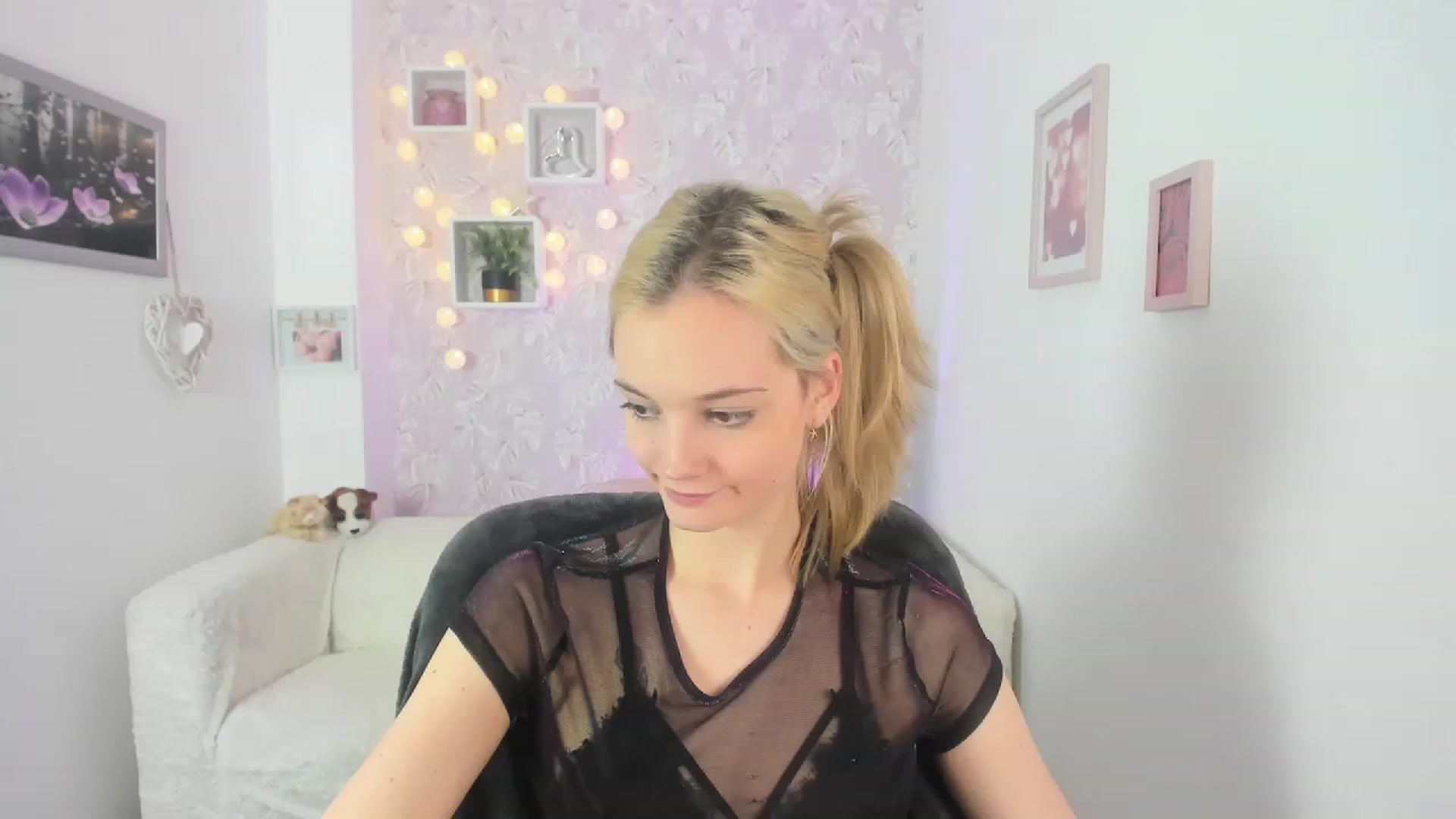Gallery image thumbnail from Lexy_Belle18's myfreecams stream on, 06/02/2023, 12:34 image 8 of 20