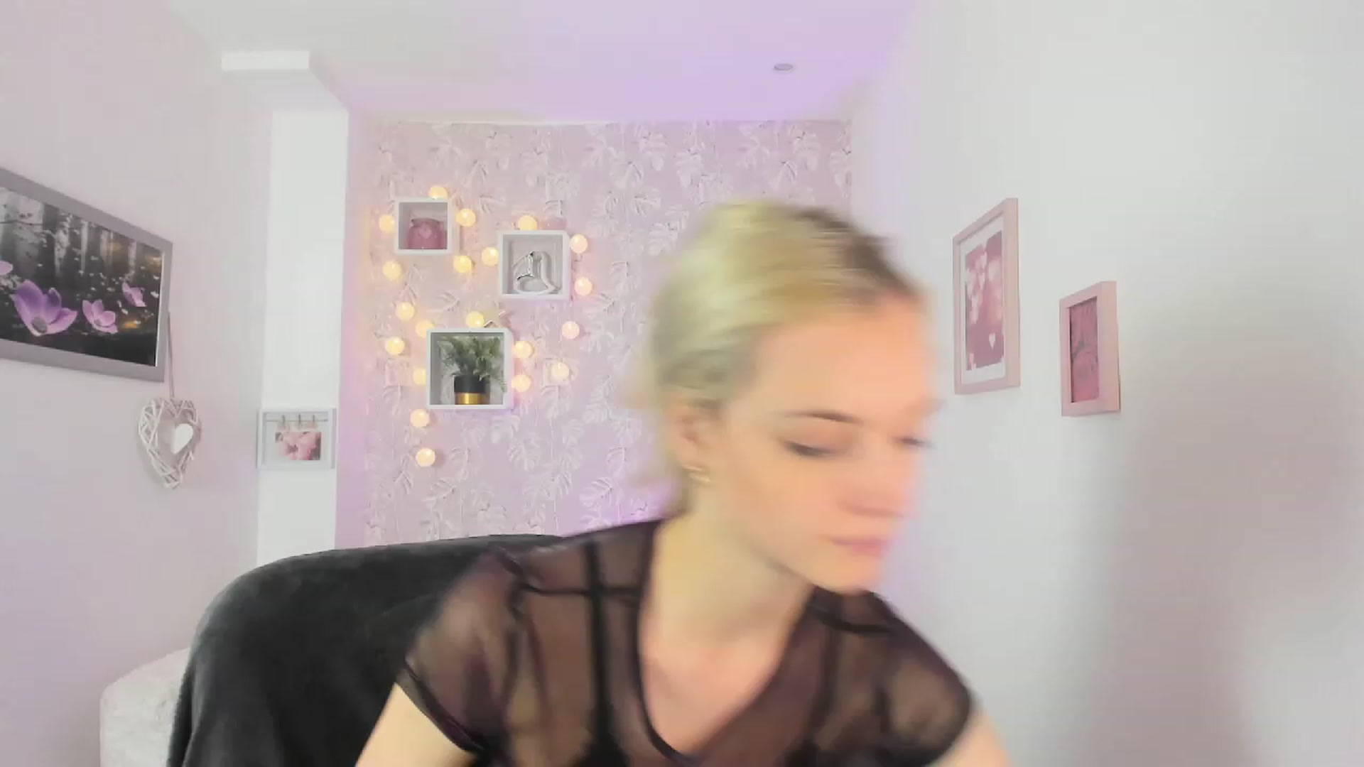 Gallery image thumbnail from Lexy_Belle18's myfreecams stream on, 06/02/2023, 12:34 image 17 of 20
