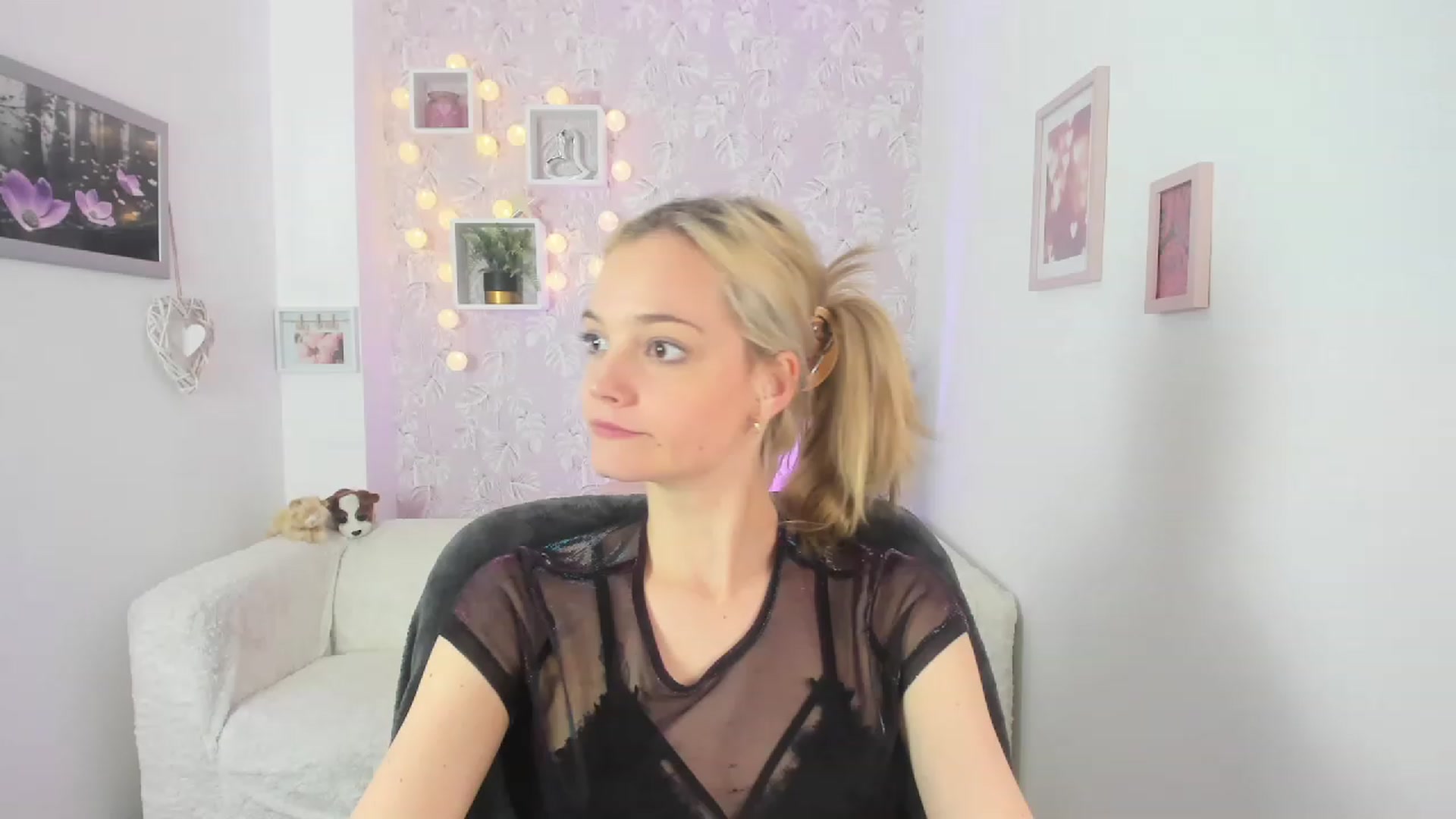 Gallery image thumbnail from Lexy_Belle18's myfreecams stream on, 06/02/2023, 12:34 image 13 of 20