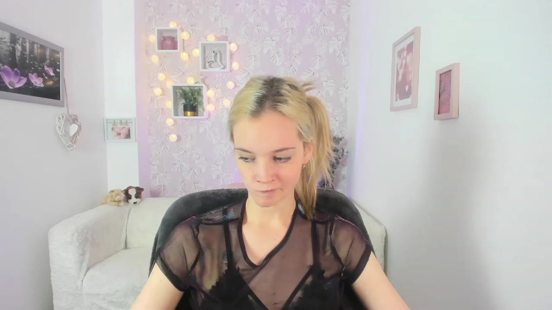 Gallery image thumbnail from Lexy_Belle18's myfreecams stream on, 06/02/2023, 12:34 image 16 of 20