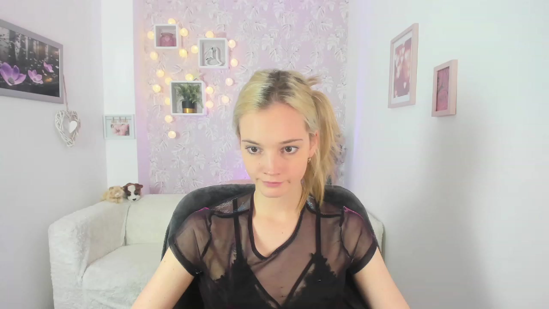 Gallery image thumbnail from Lexy_Belle18's myfreecams stream on, 06/02/2023, 12:34 image 1 of 20