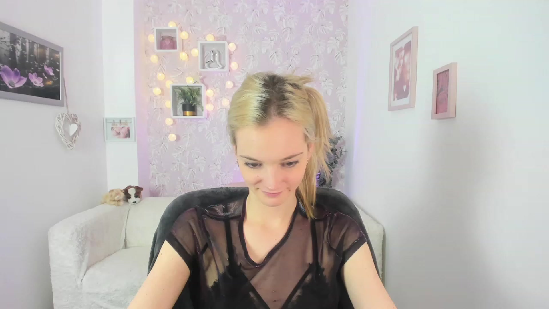 Gallery image thumbnail from Lexy_Belle18's myfreecams stream on, 06/02/2023, 12:34 image 15 of 20