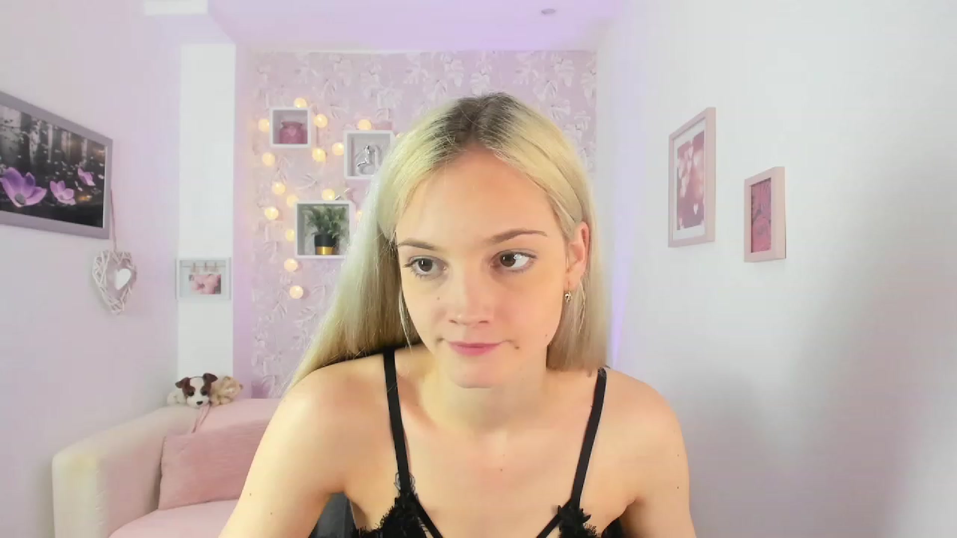 Gallery image thumbnail from Lexy_Belle18's myfreecams stream on, 06/06/2023, 08:31 image 17 of 20