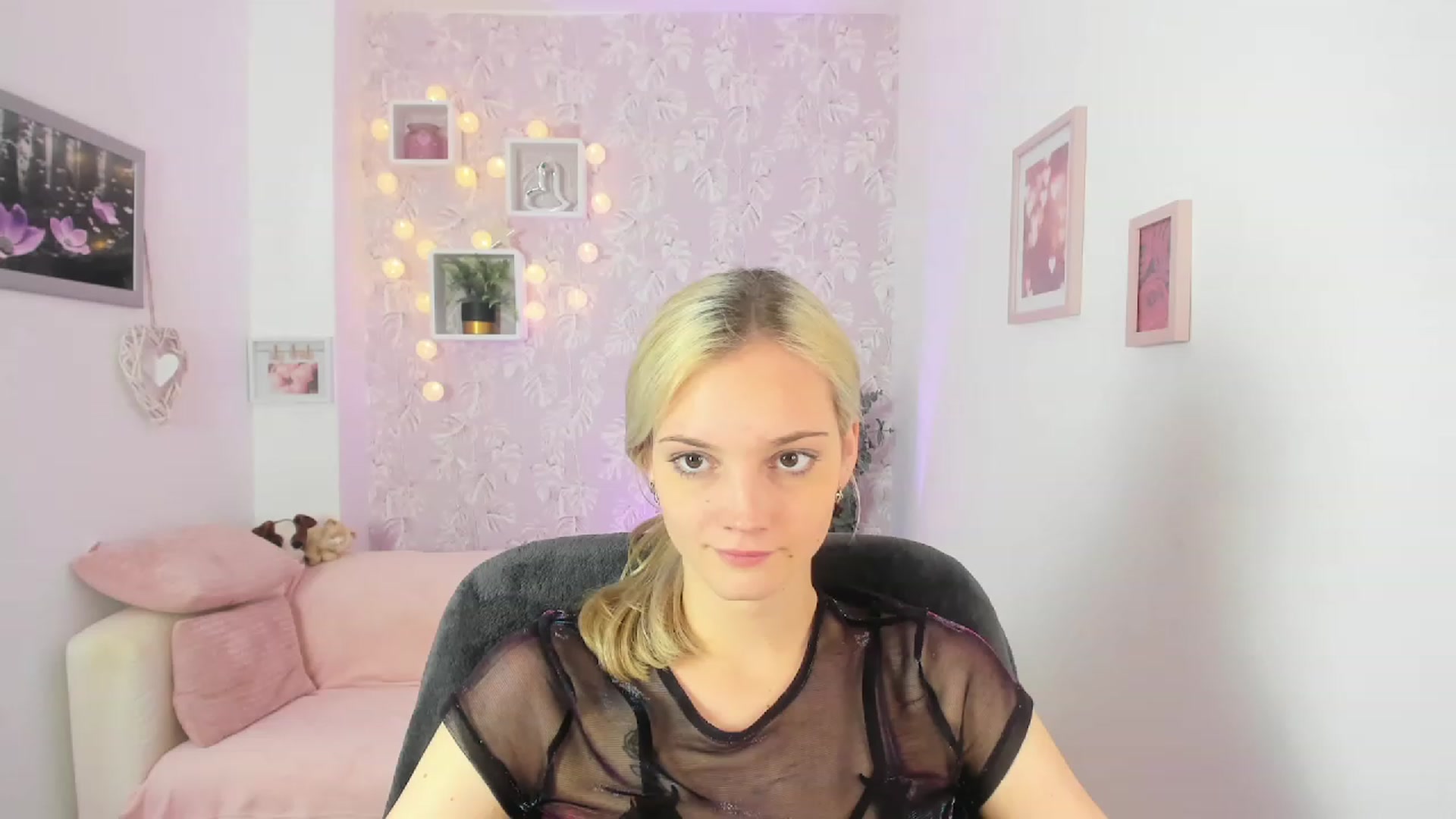 Gallery image thumbnail from Lexy_Belle18's myfreecams stream on, 06/06/2023, 09:35 image 11 of 20