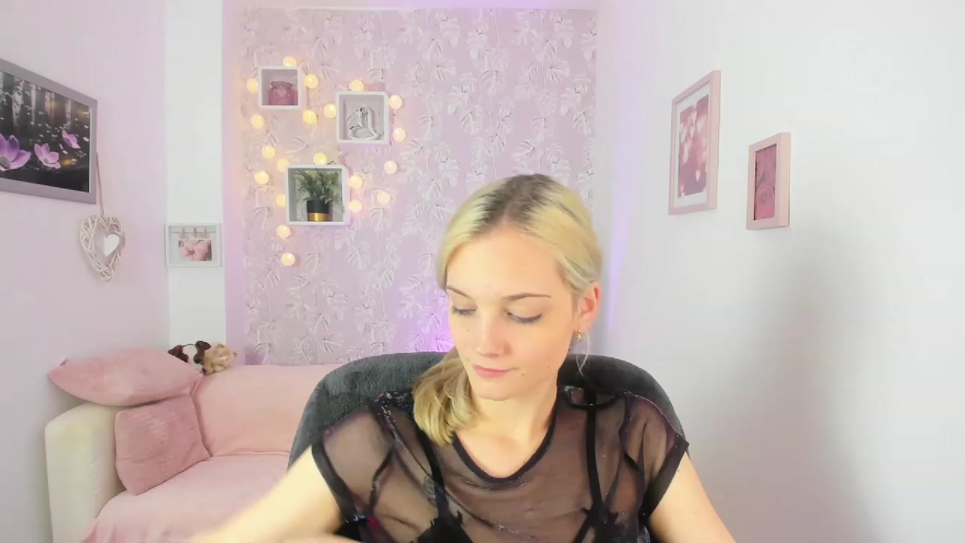 Gallery image thumbnail from Lexy_Belle18's myfreecams stream on, 06/06/2023, 09:35 image 10 of 20